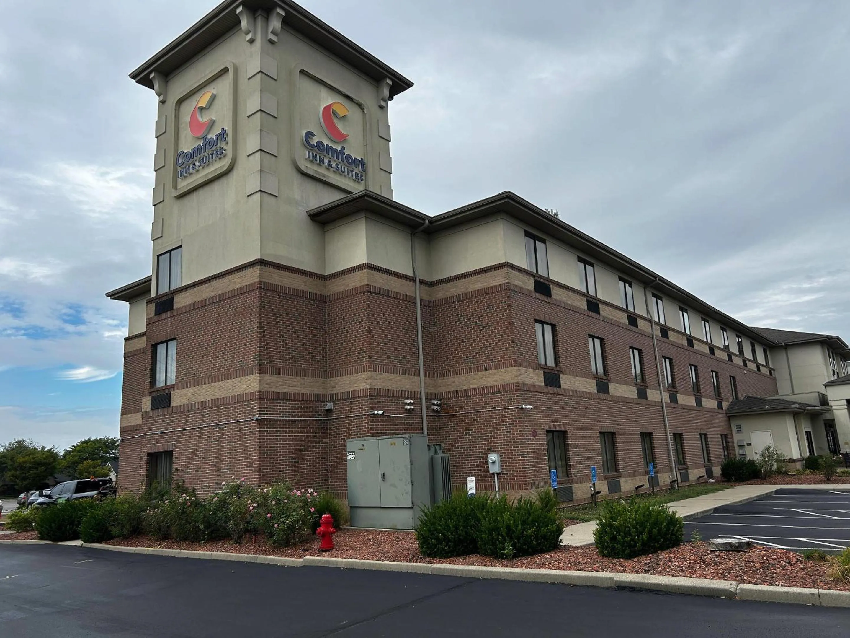 Property building in Comfort Inn & Suites West Chester - North Cincinnati