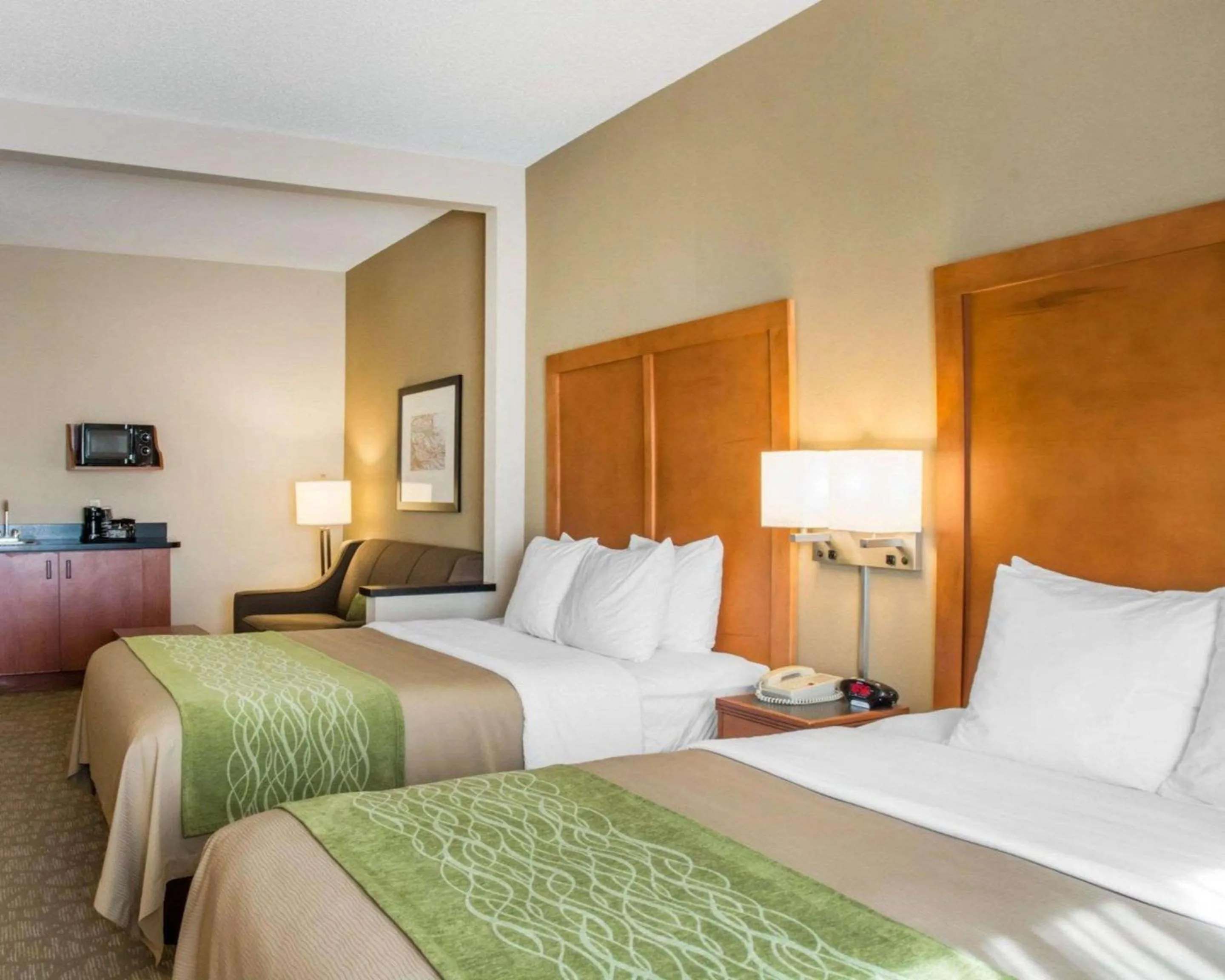 Bedroom, Bed in Comfort Inn & Suites West Chester - North Cincinnati