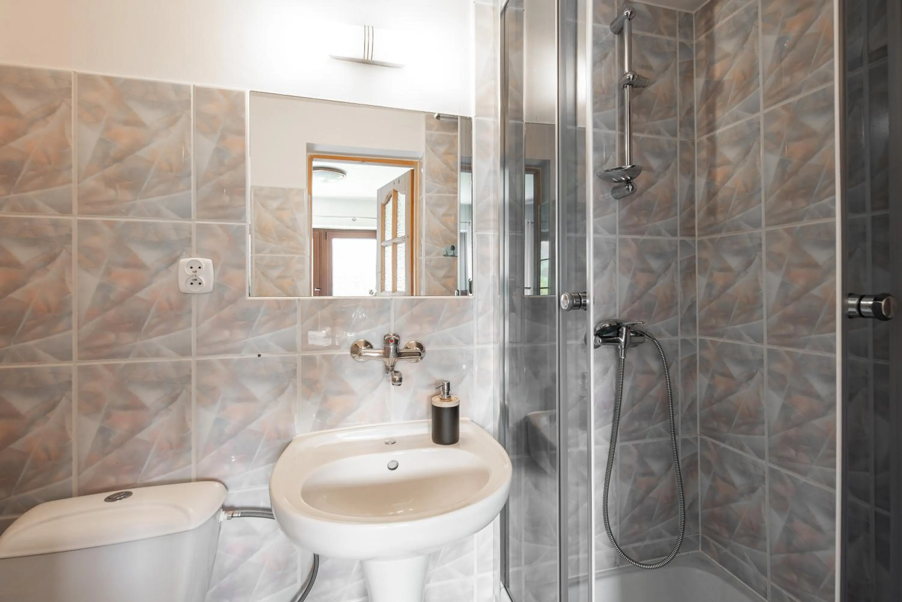 Shower in Willa Turnia