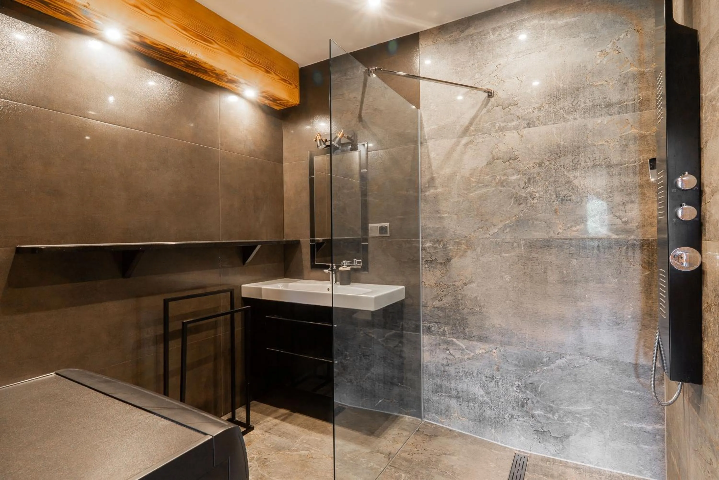 Shower in Willa Turnia