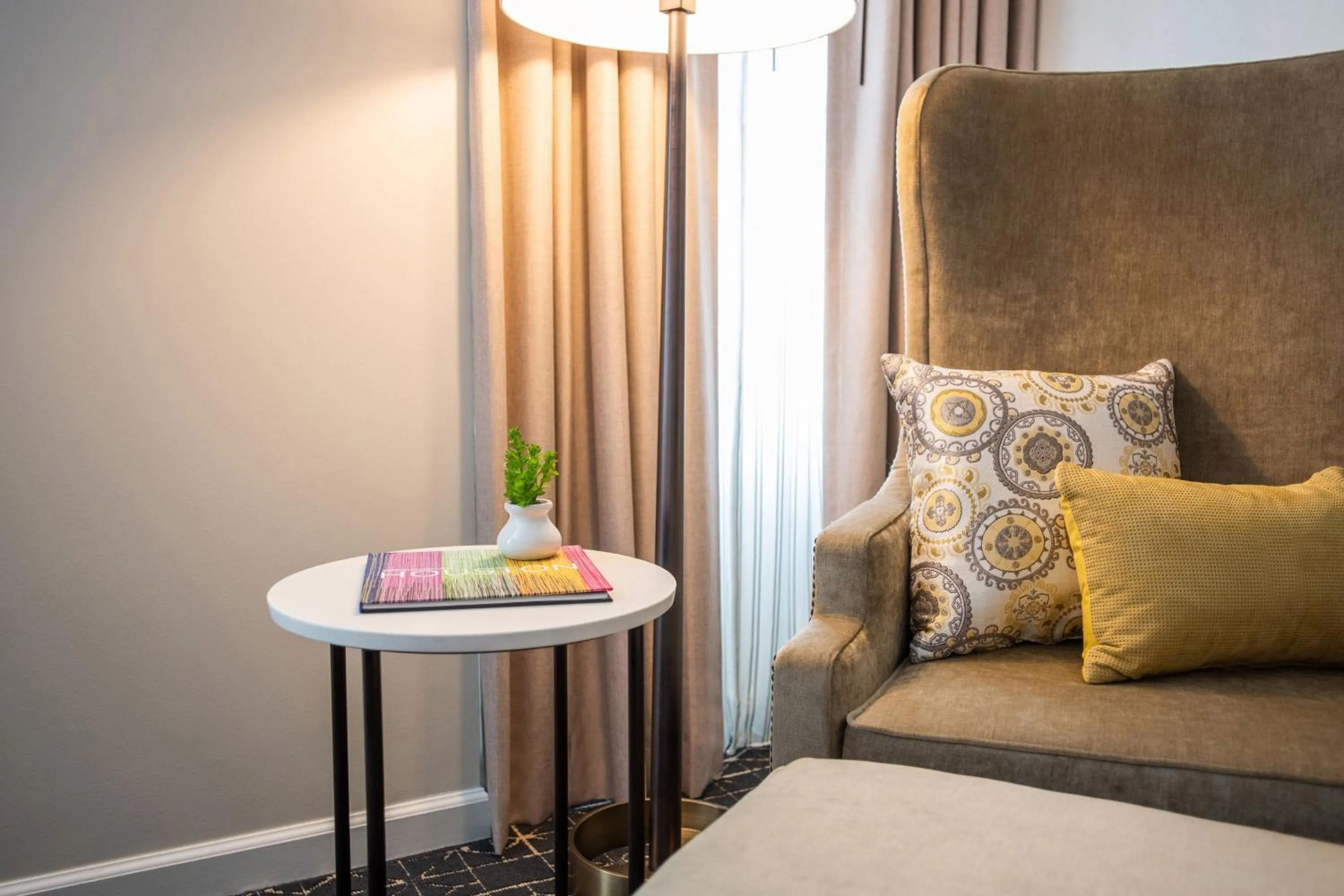 Photo of the whole room, Bed in Magnolia Hotel Houston, a Tribute Portfolio Hotel