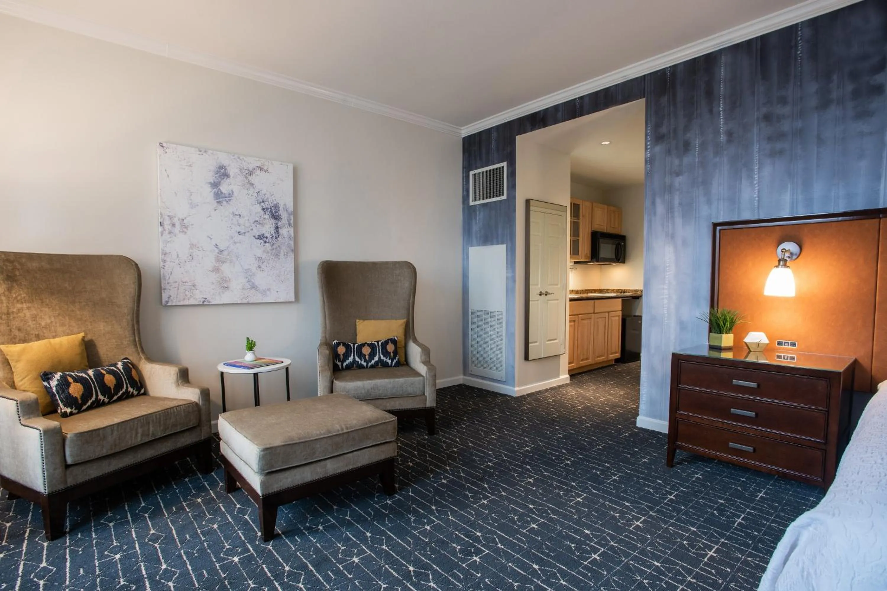 Living room in Magnolia Hotel Houston, a Tribute Portfolio Hotel