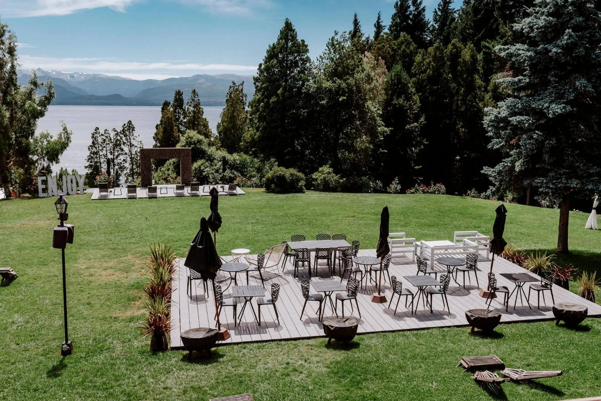 Restaurant/places to eat in Basia Hotel & Sushi