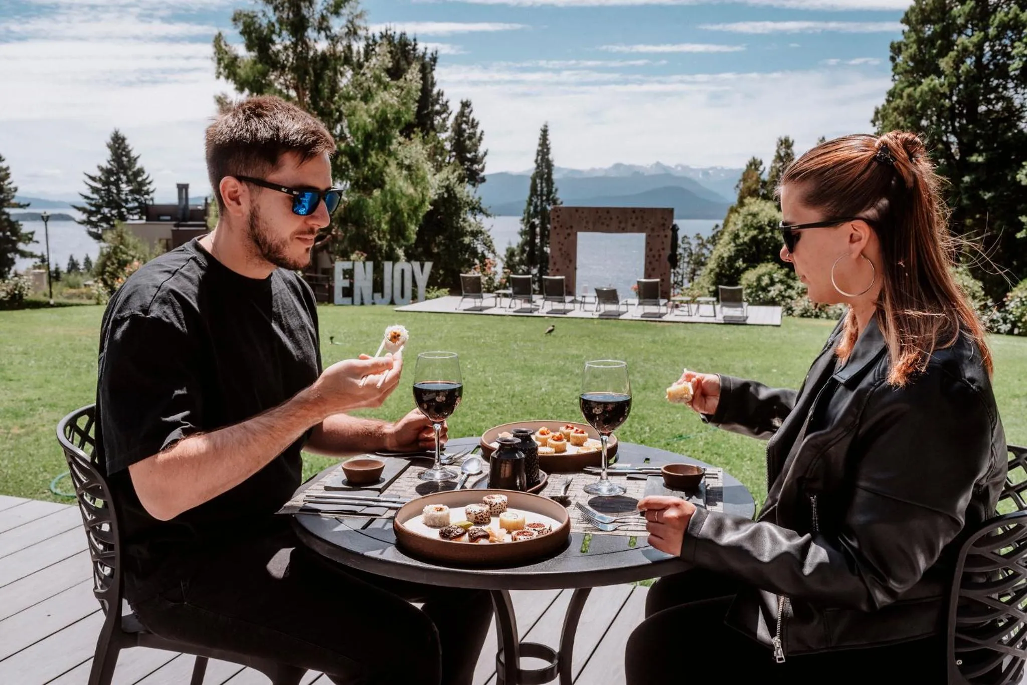 Restaurant/places to eat in Basia Hotel & Sushi