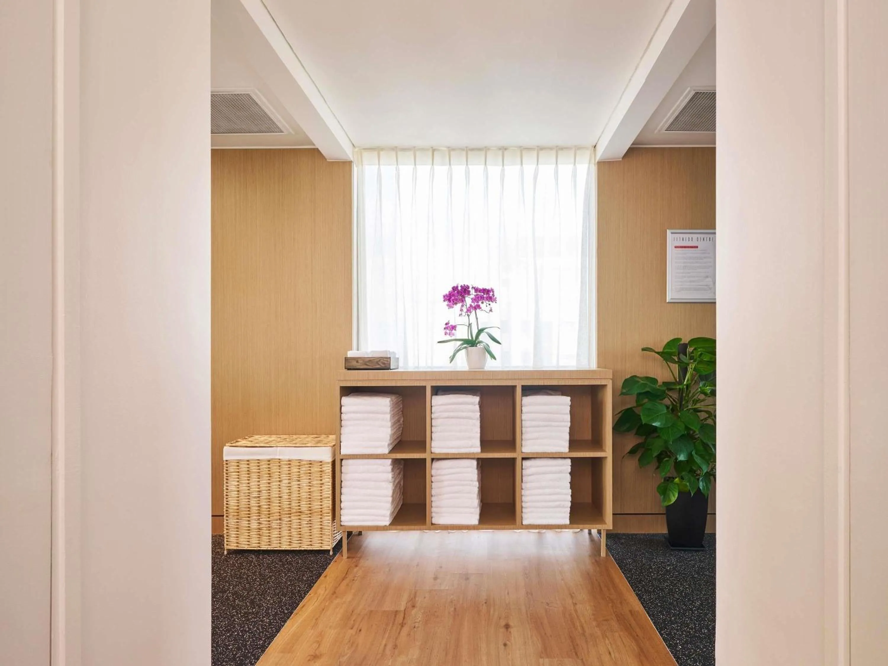 Property building in Ibis Singapore on Bencoolen - Newly Renovated