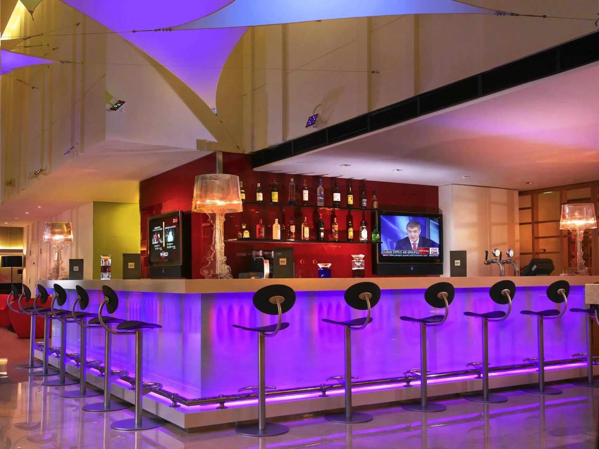 Lounge or bar in Ibis Singapore on Bencoolen - Newly Renovated