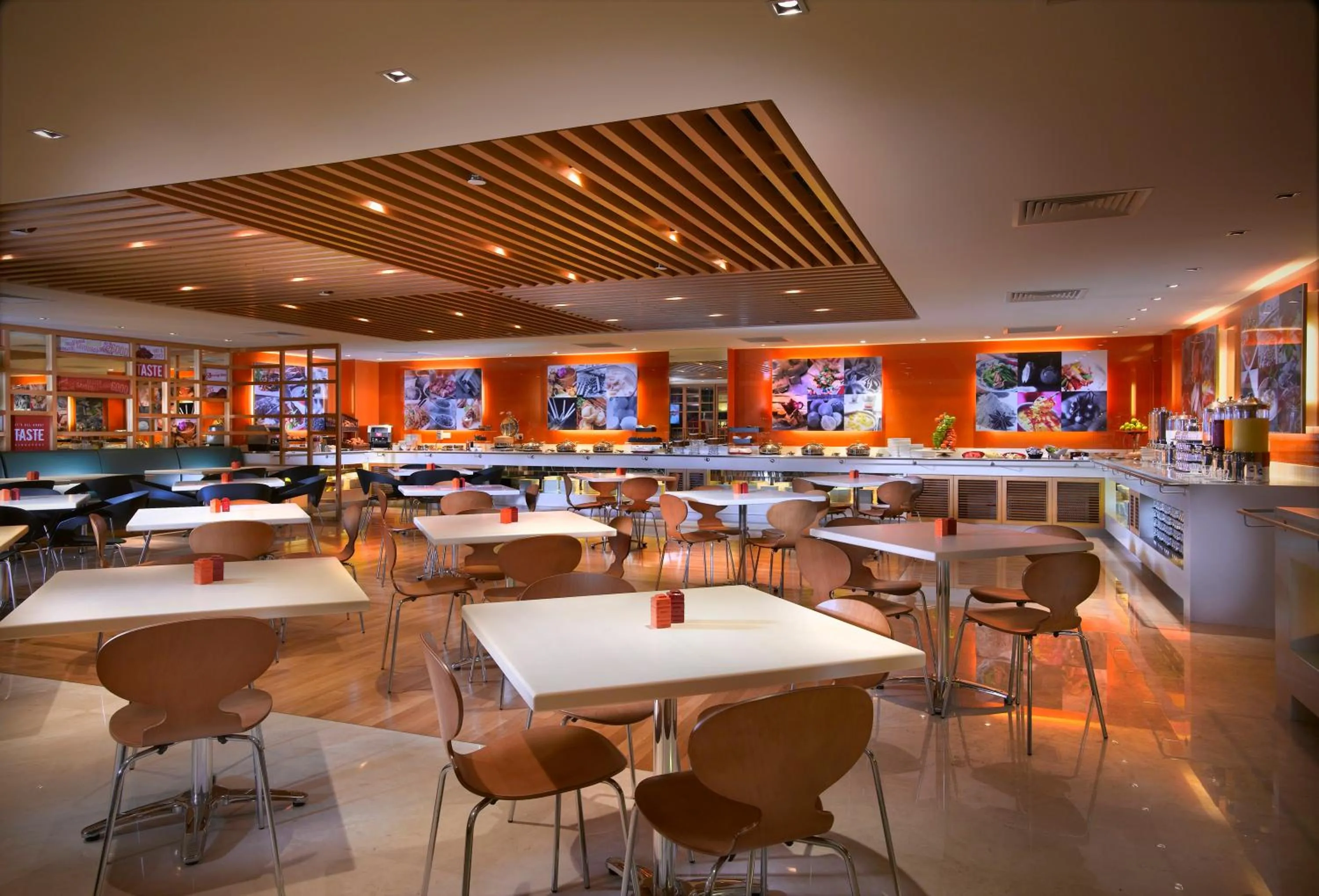 Lounge or bar in Ibis Singapore on Bencoolen - Newly Renovated