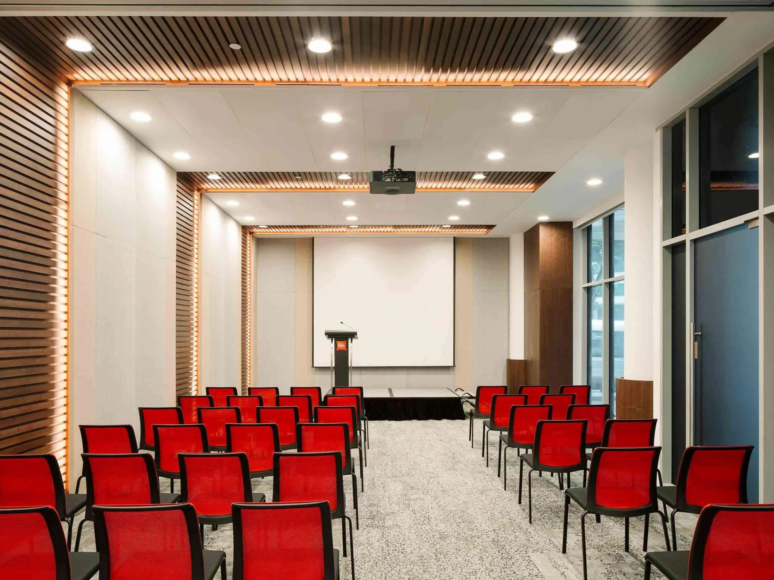 Meeting/conference room in Ibis Singapore on Bencoolen - Newly Renovated