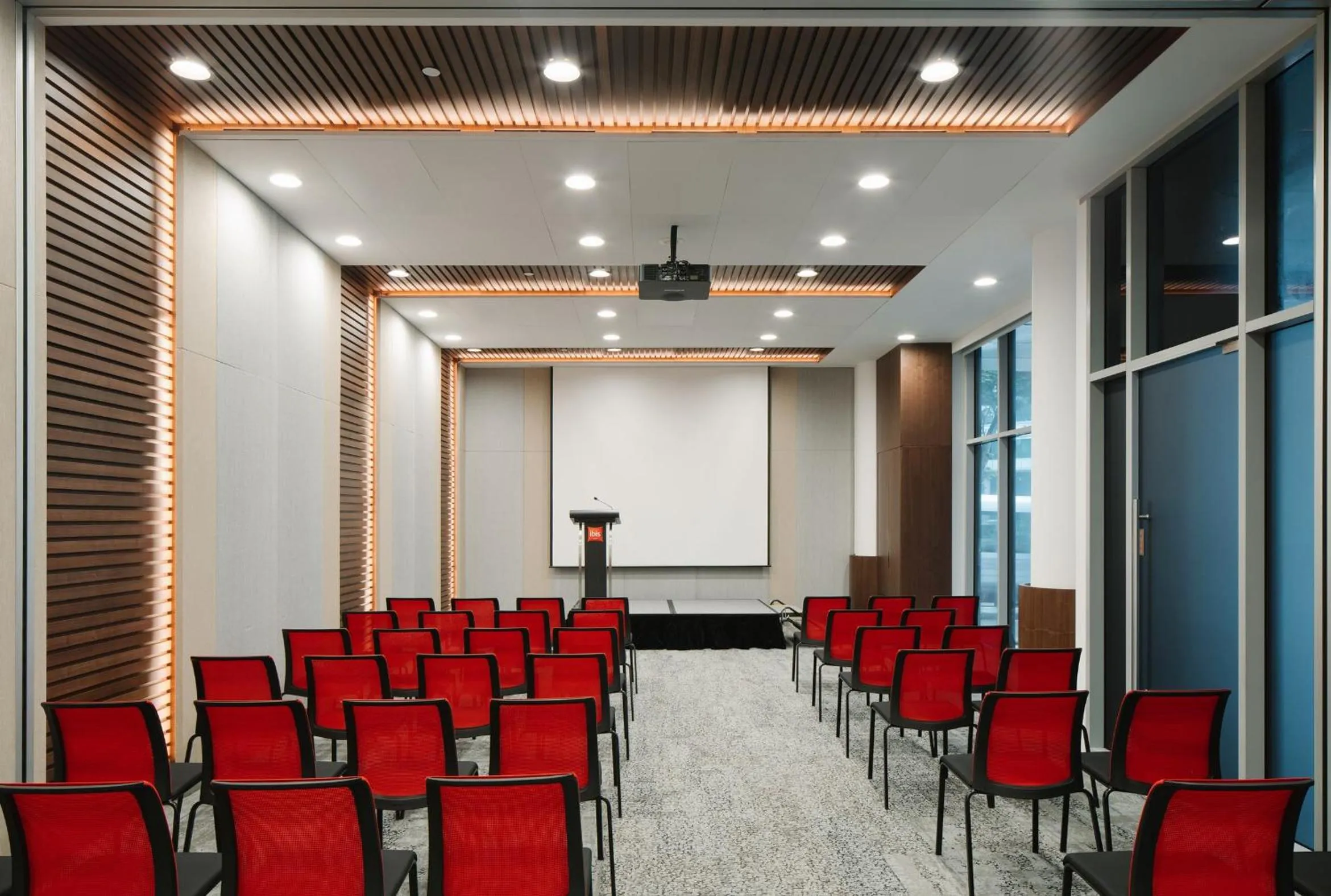 Meeting/conference room in Ibis Singapore on Bencoolen - Newly Renovated