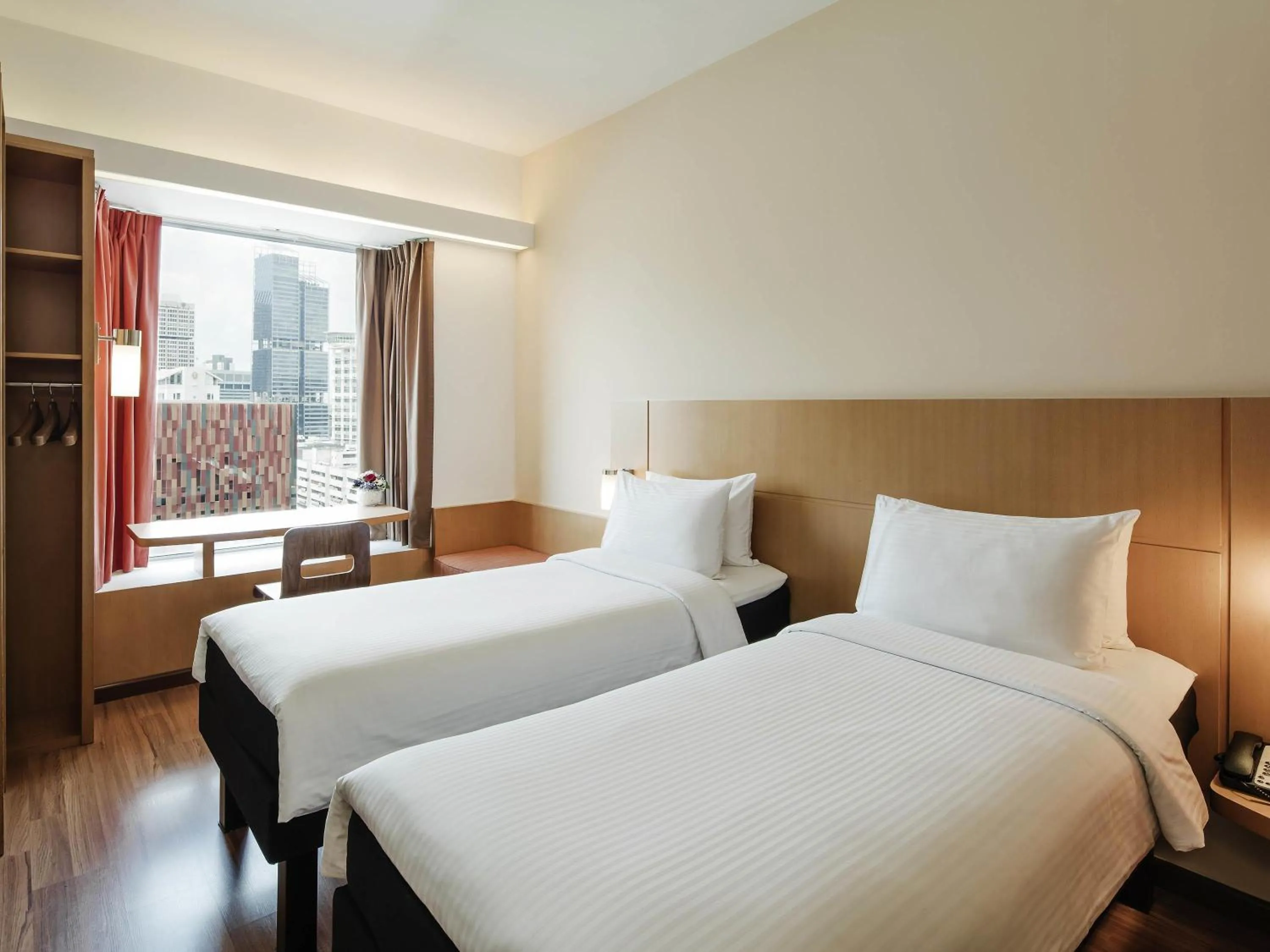 Bedroom, Bed in Ibis Singapore on Bencoolen