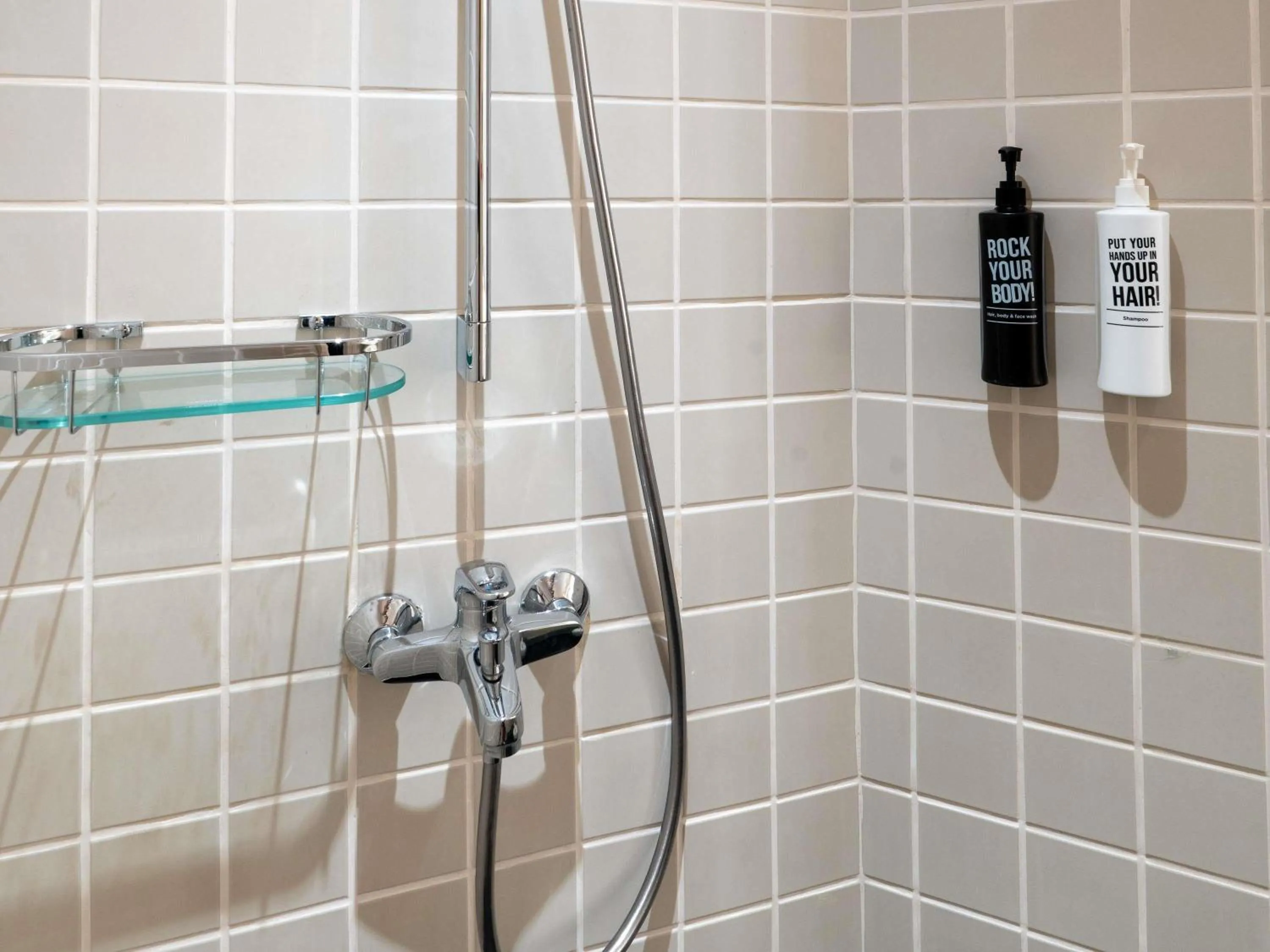 Bedroom in Ibis Singapore on Bencoolen - Newly Renovated