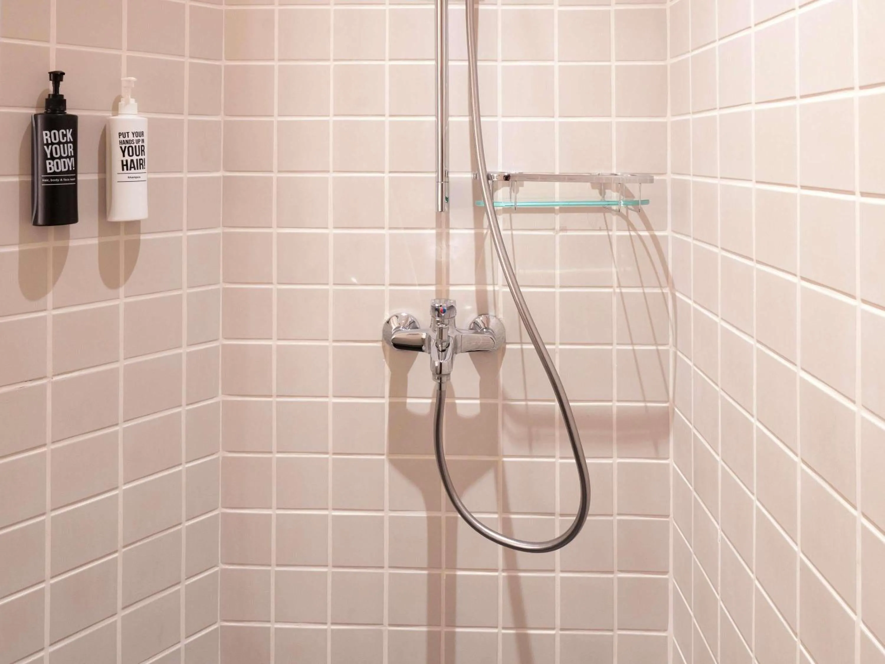 Bedroom in Ibis Singapore on Bencoolen - Newly Renovated