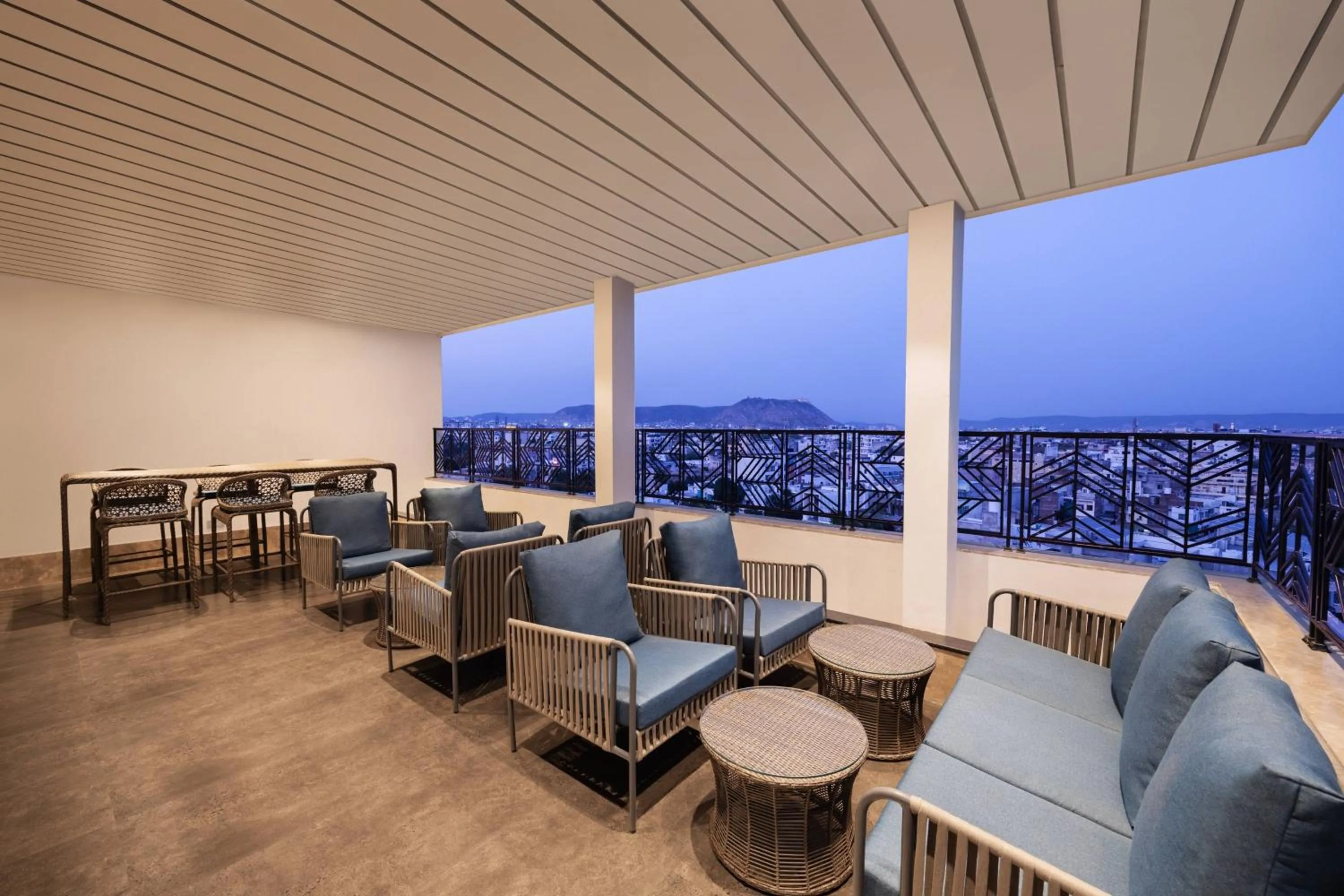 Lounge or bar in Fairfield by Marriott Jaipur
