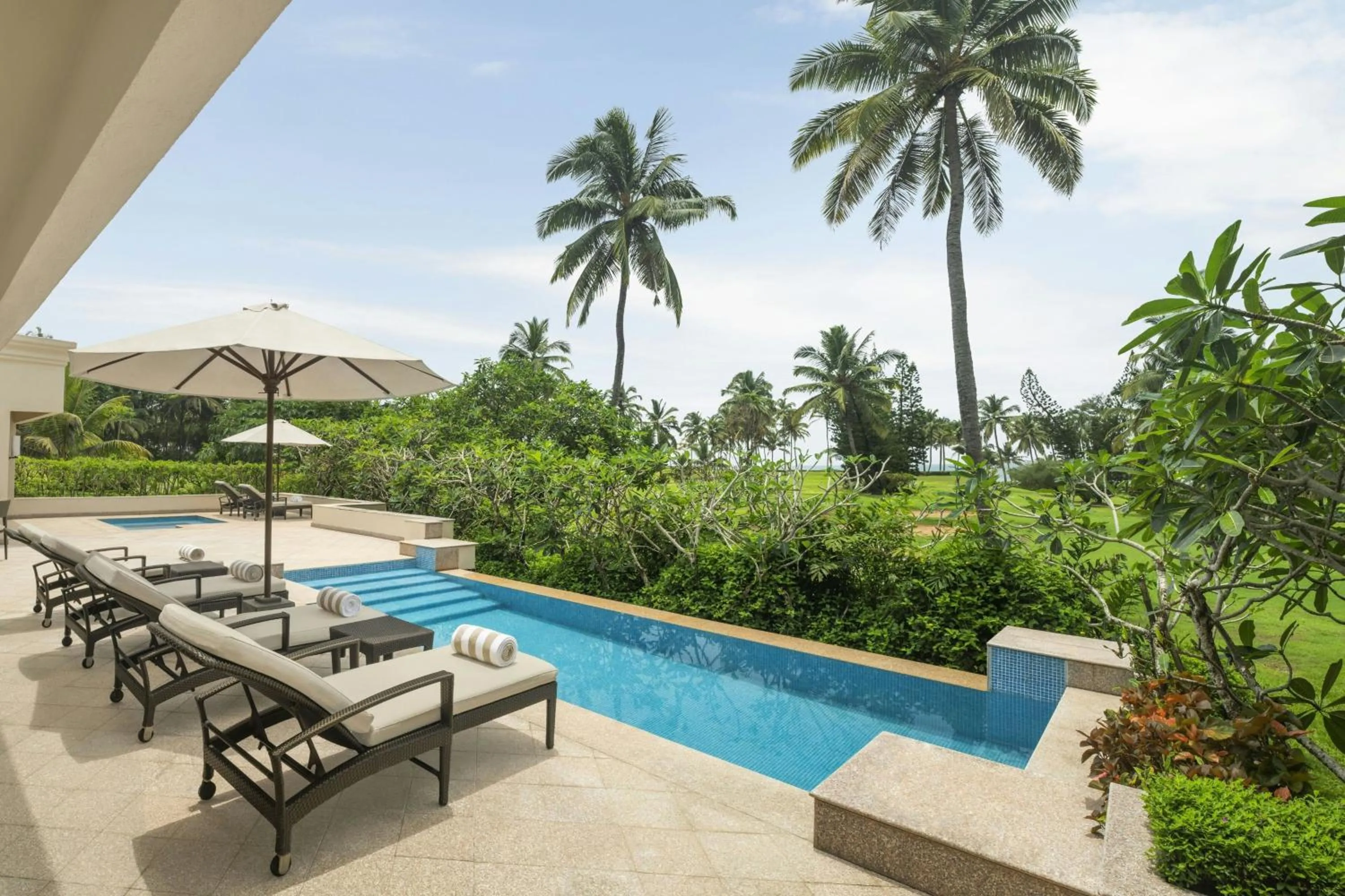 Swimming pool in The St. Regis Goa Resort