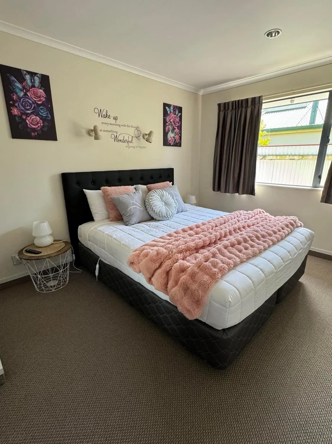 Bedroom, Bed in Centre Court Motel