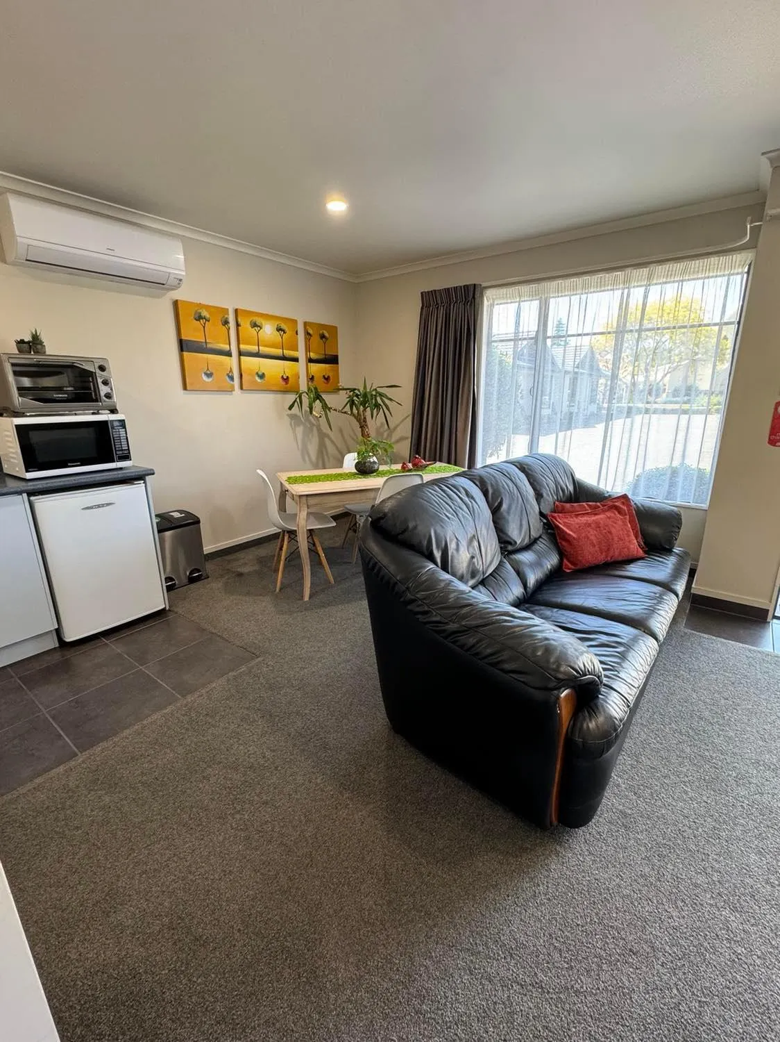Living room in Centre Court Motel