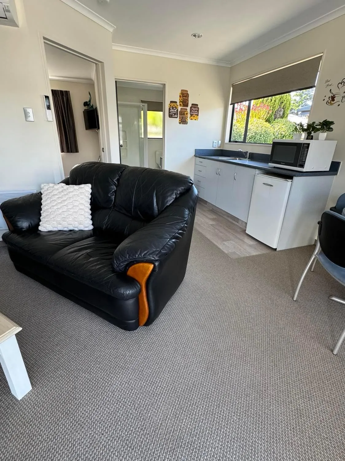 Living room in Centre Court Motel