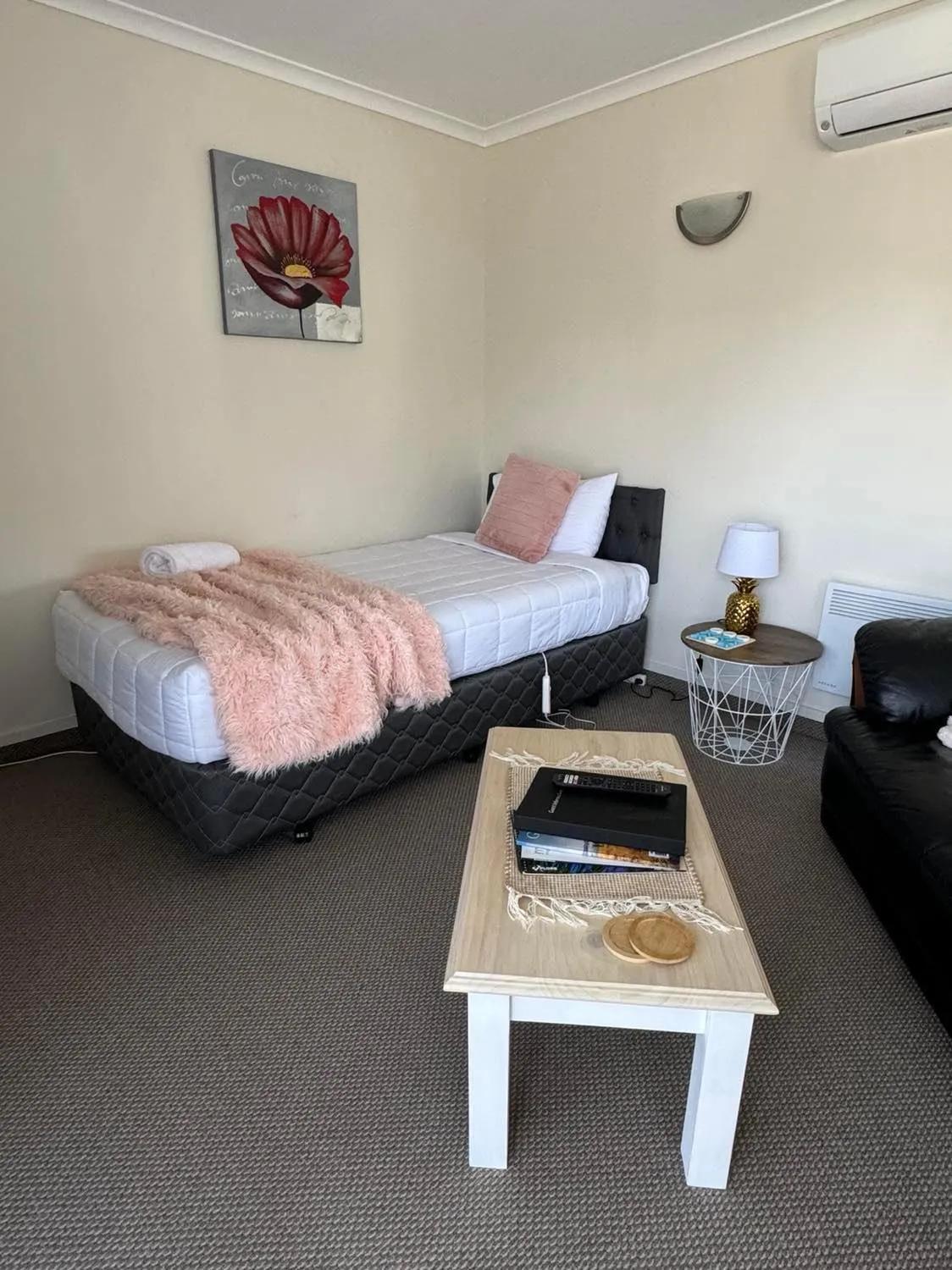 Bed in Centre Court Motel