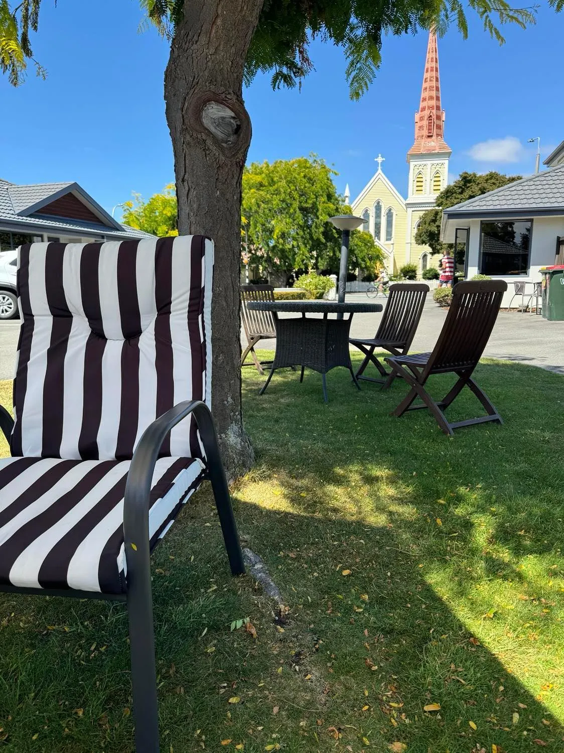 Inner courtyard view in Centre Court Motel