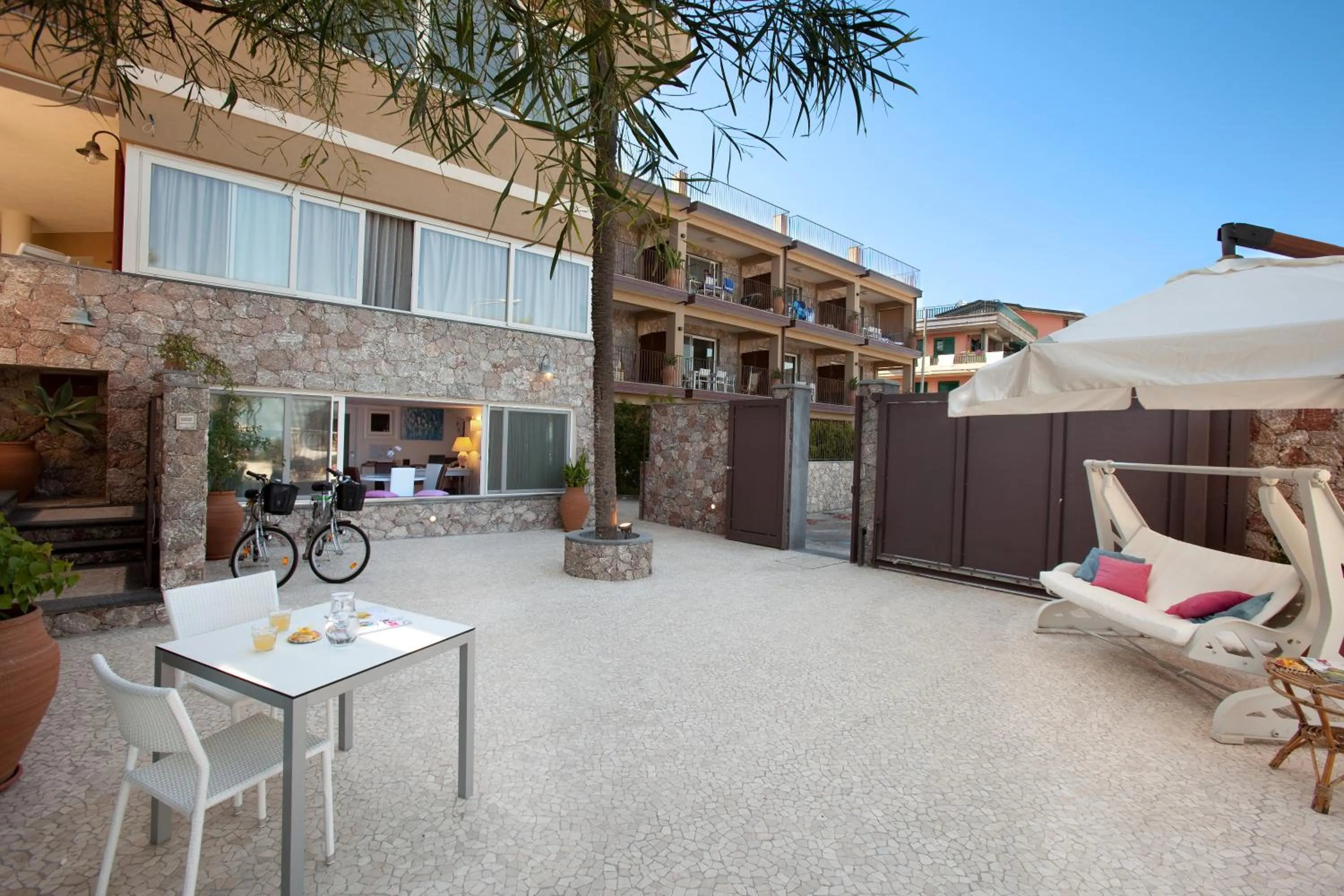 Patio in Taormina Villa Oasis Residence