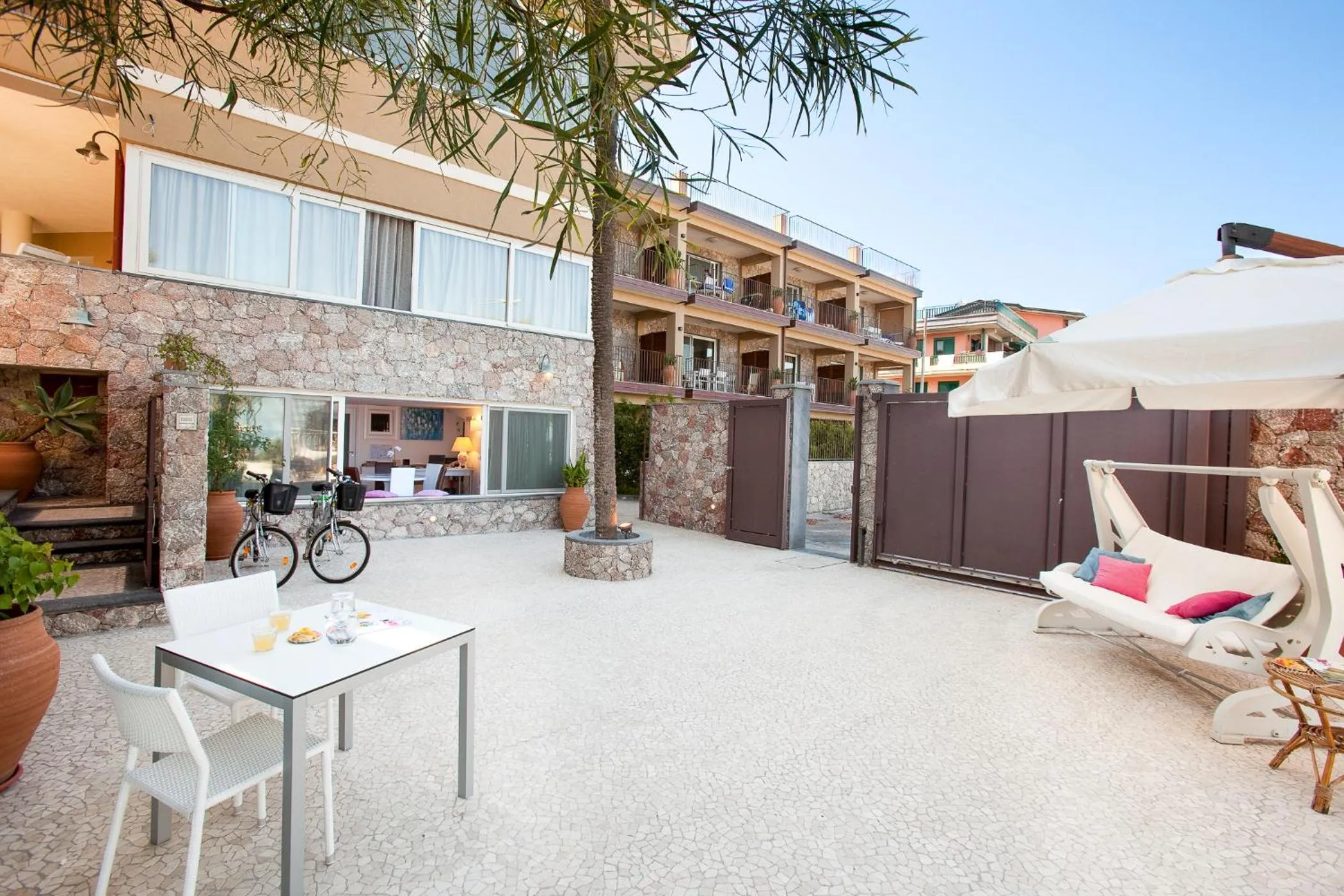 Property building in Taormina Villa Oasis Residence