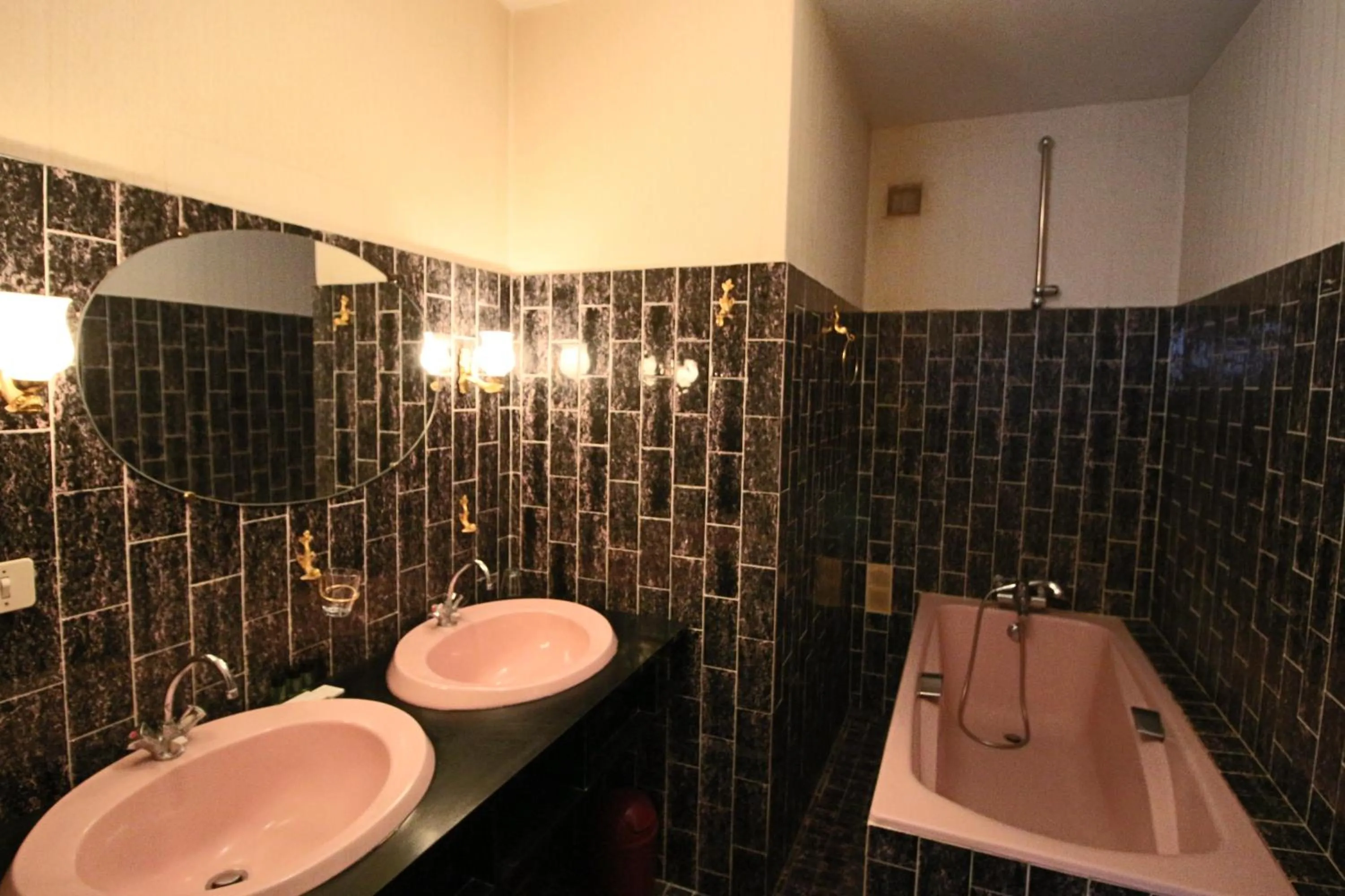 Bathroom in Le France