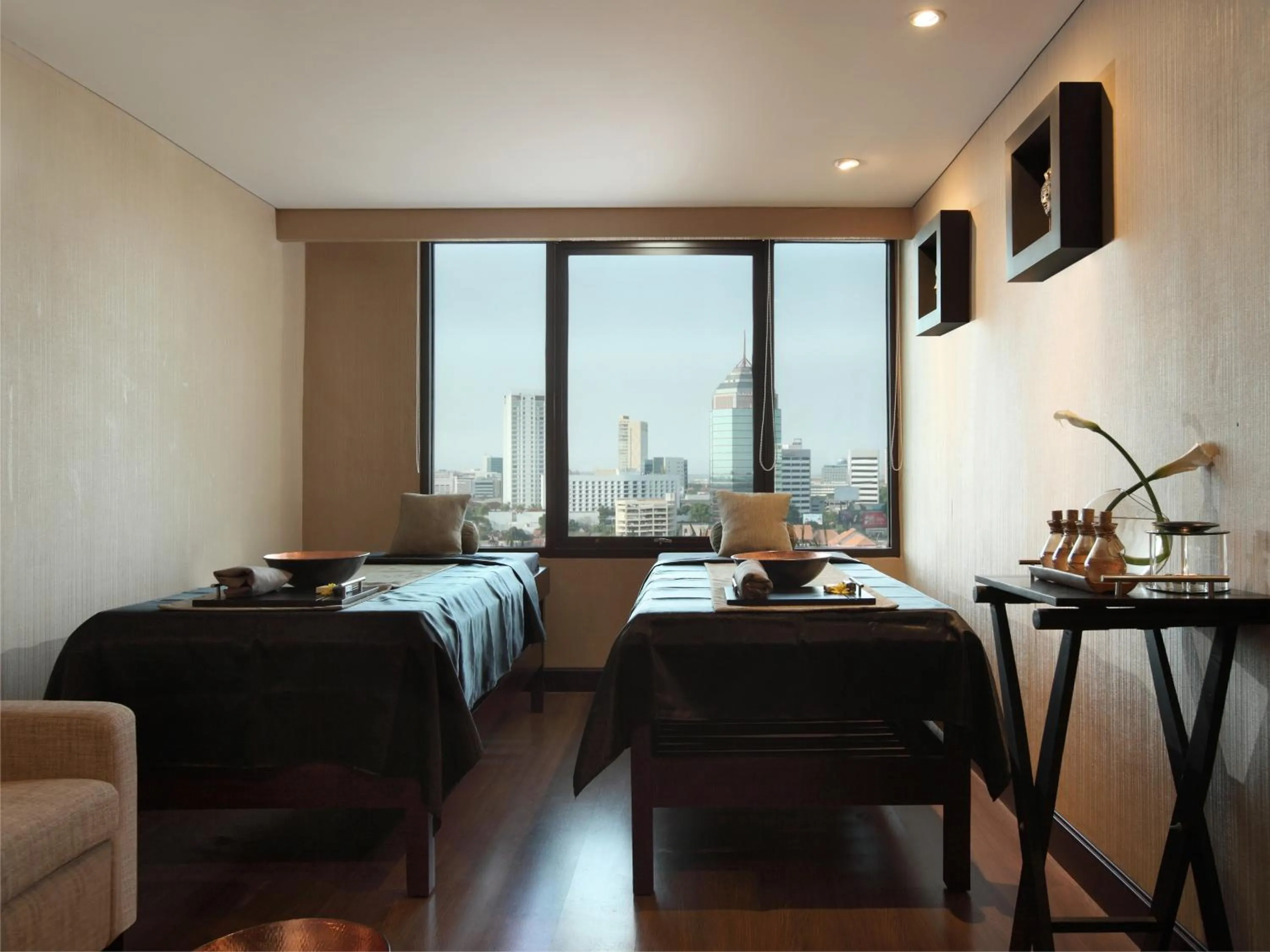 Spa and wellness centre/facilities, Bed in Hotel Santika Pandegiling - Surabaya