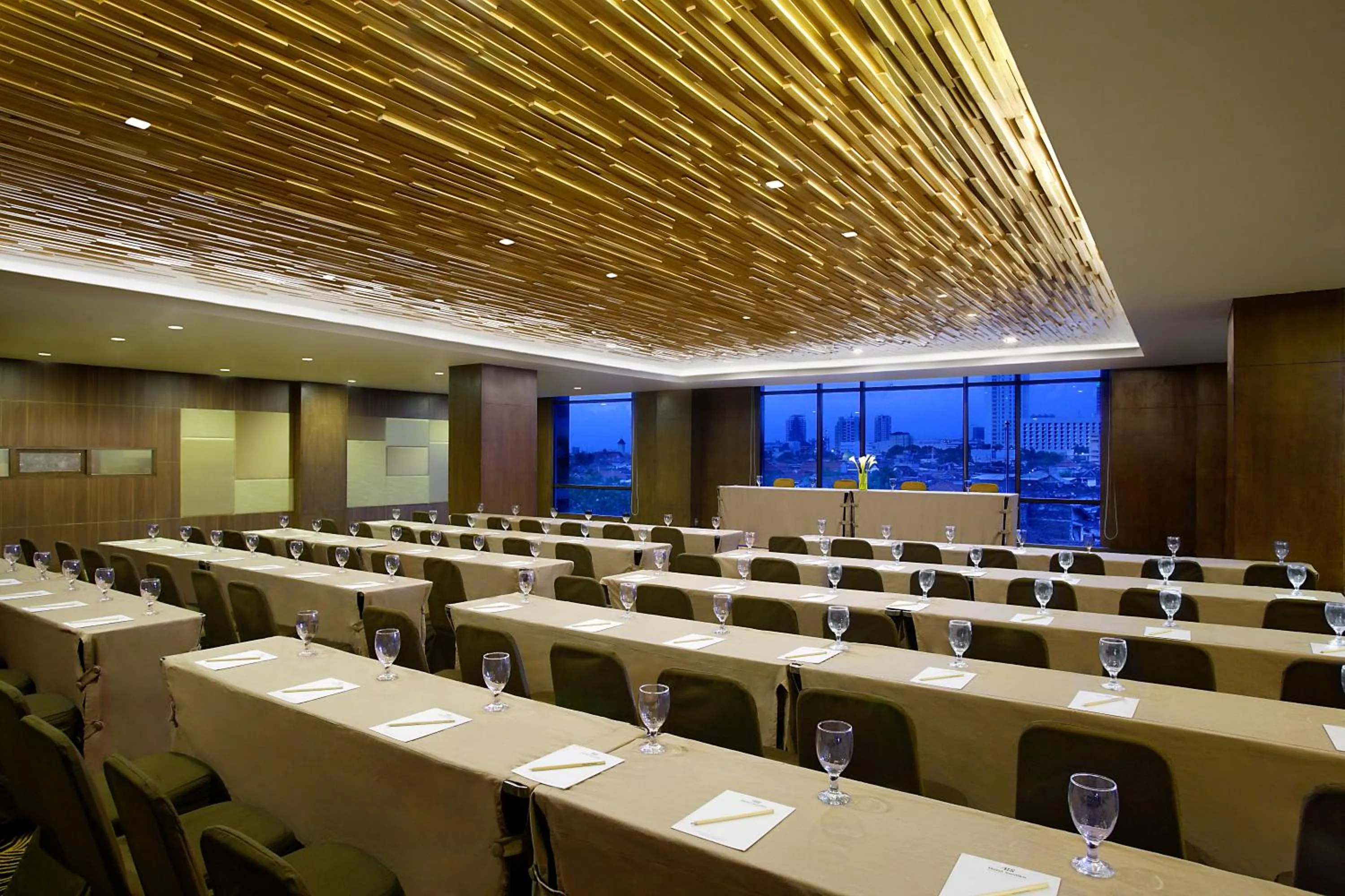 Business facilities in Hotel Santika Pandegiling - Surabaya