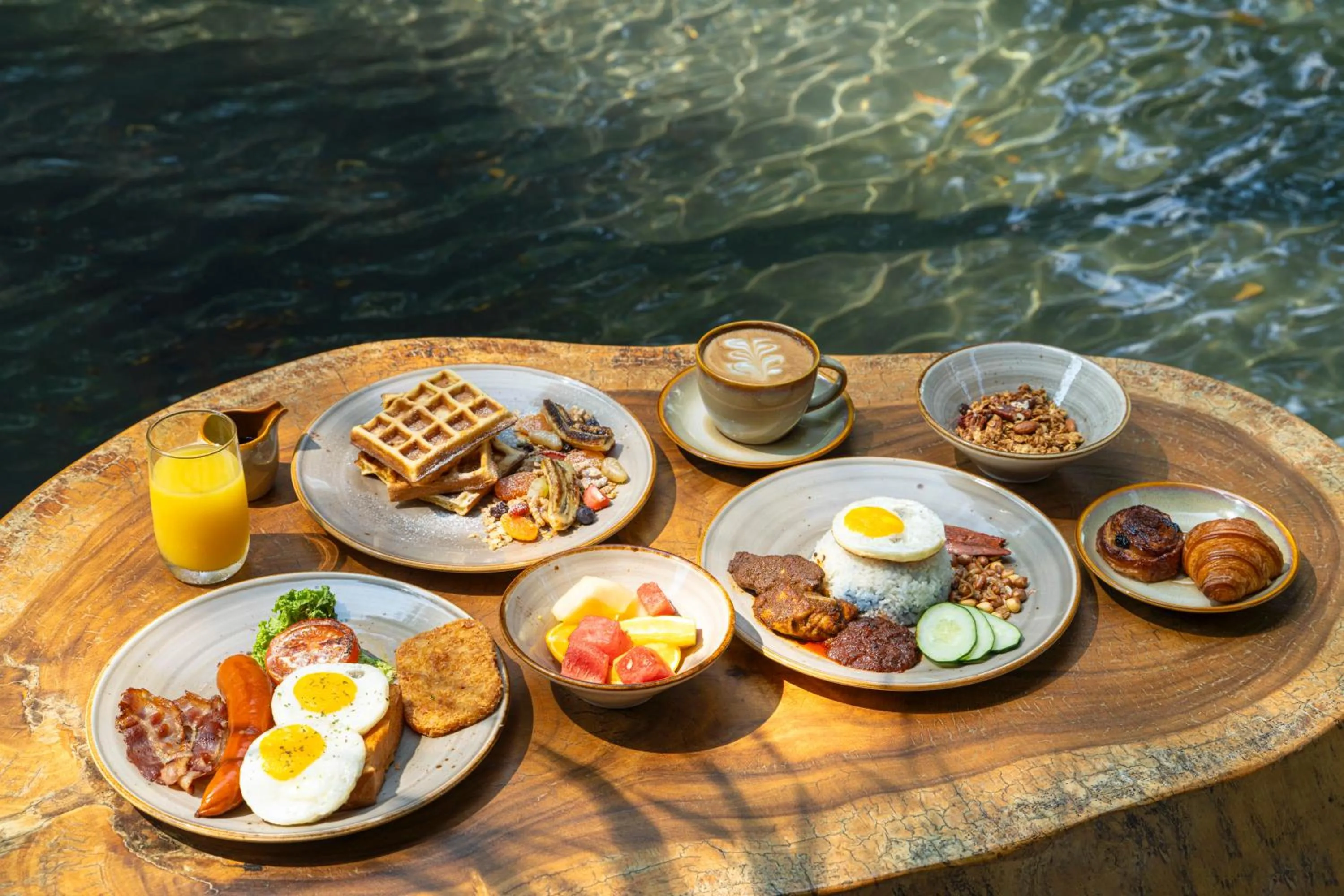 Breakfast in Quincy Hotel Singapore by Far East Hospitality