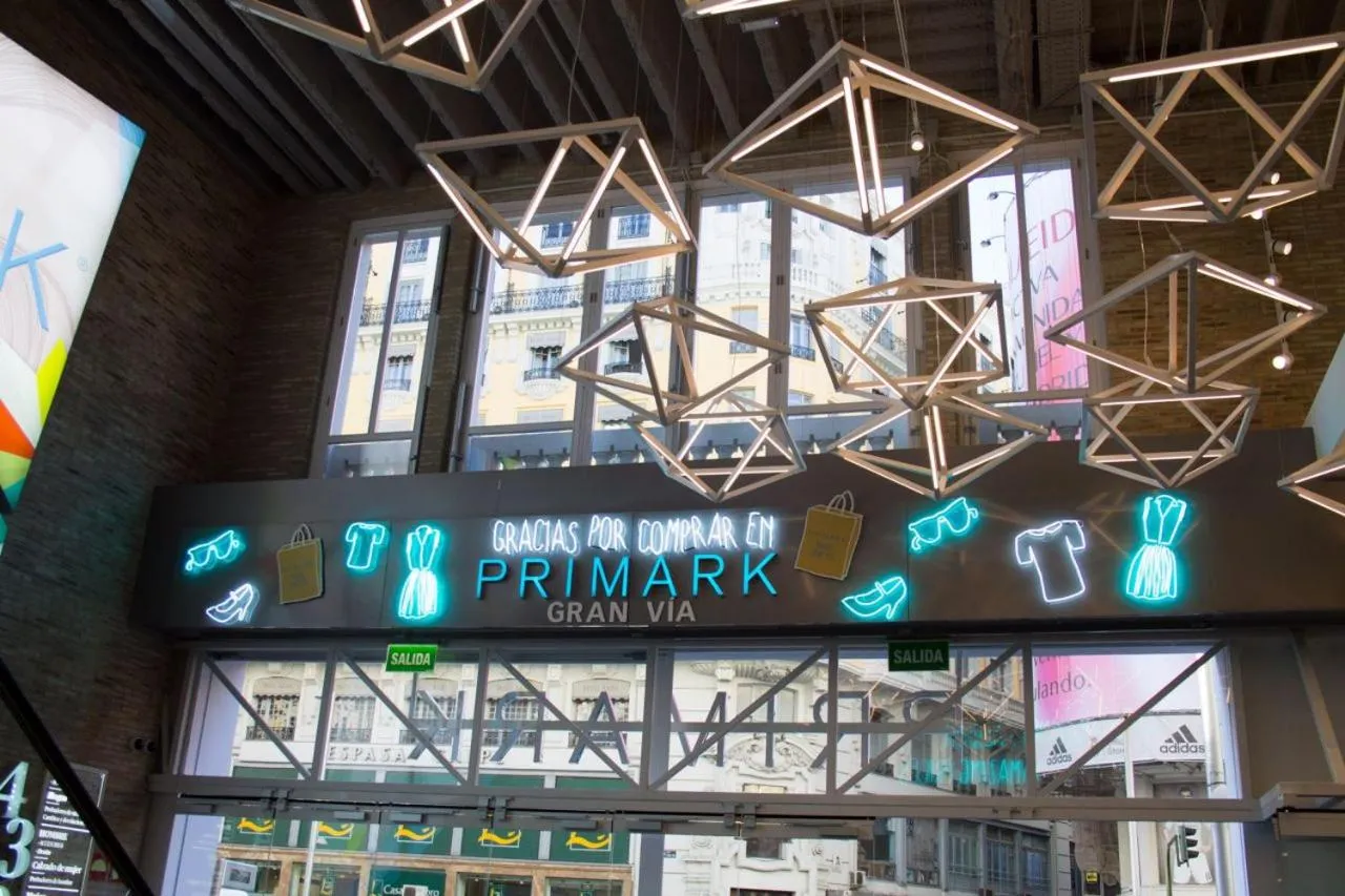 Nearby landmark in SOL- CARLOS V Apartaments