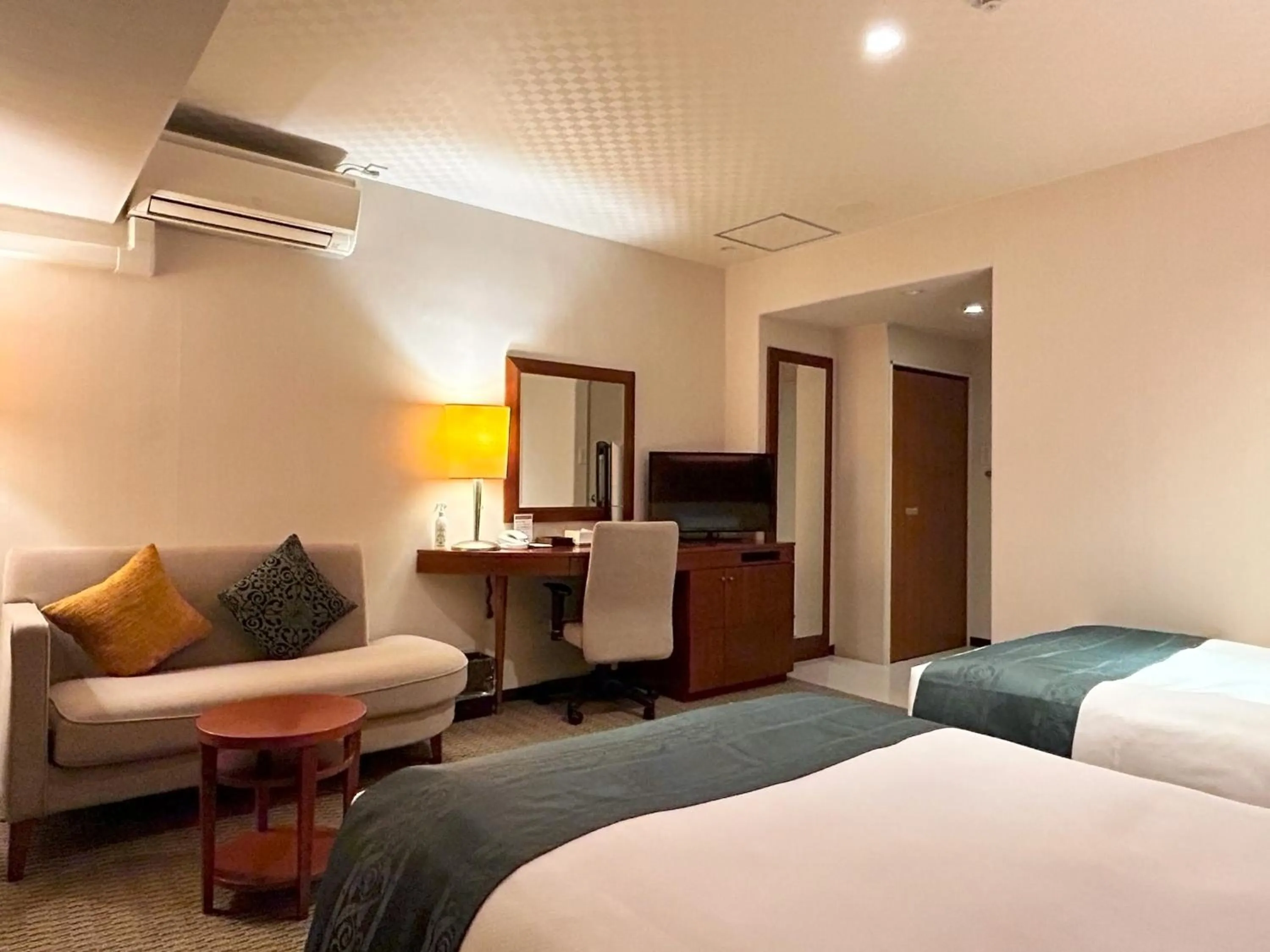 Bed in Nakajimaya Grand Hotel