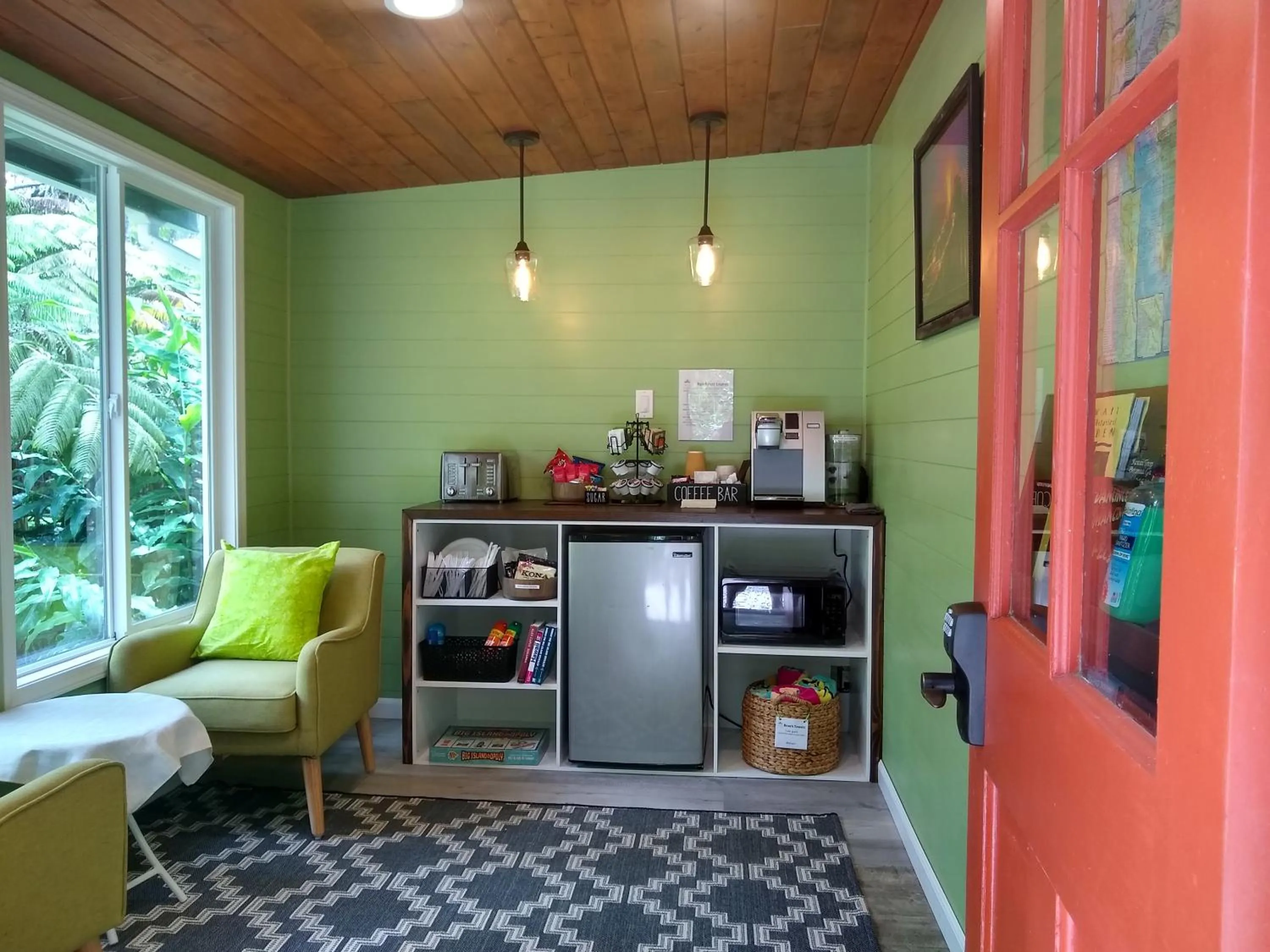 Property building in Hale 'Ohu Bed & Breakfast