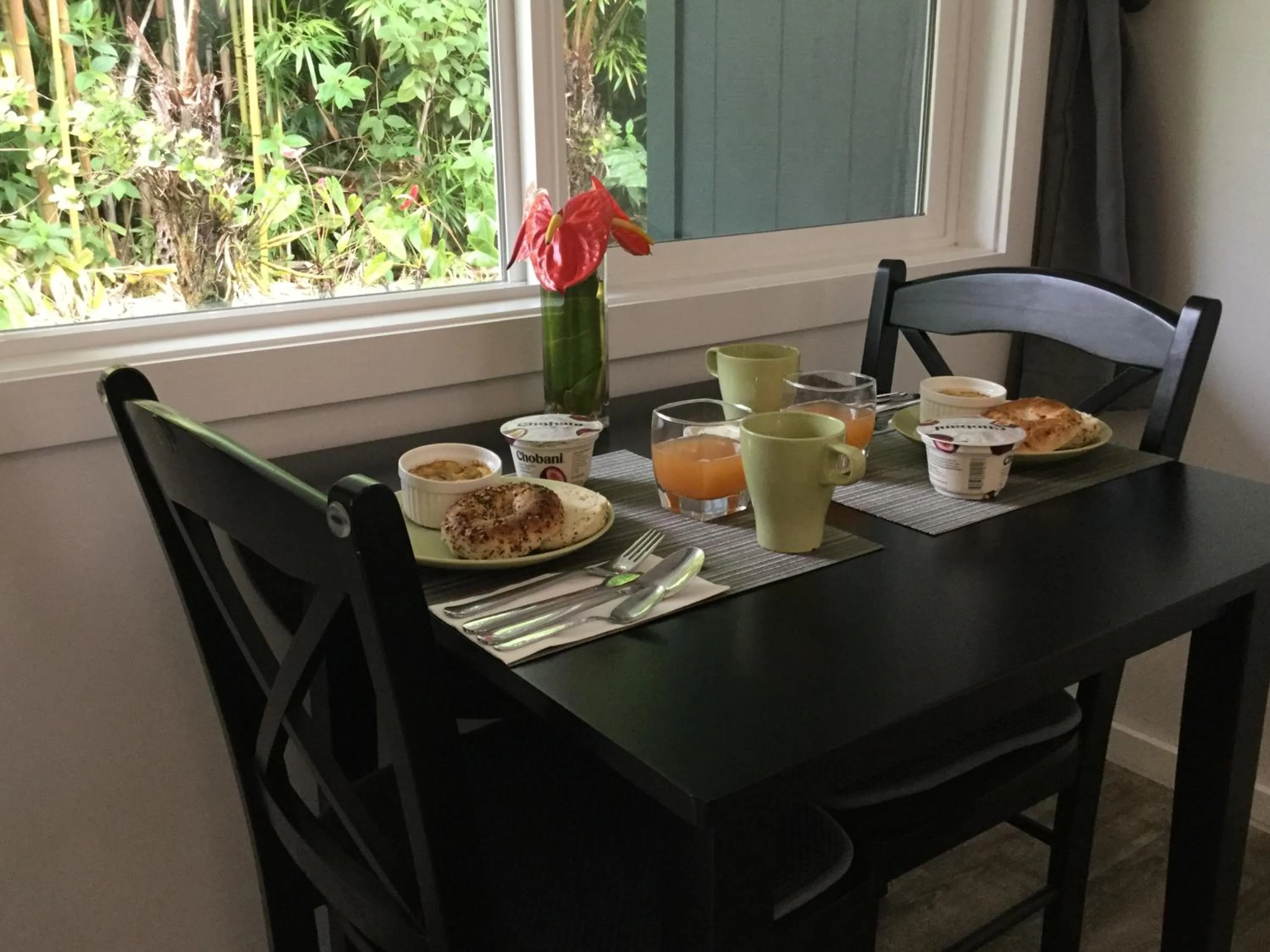 Breakfast in Hale 'Ohu Bed & Breakfast