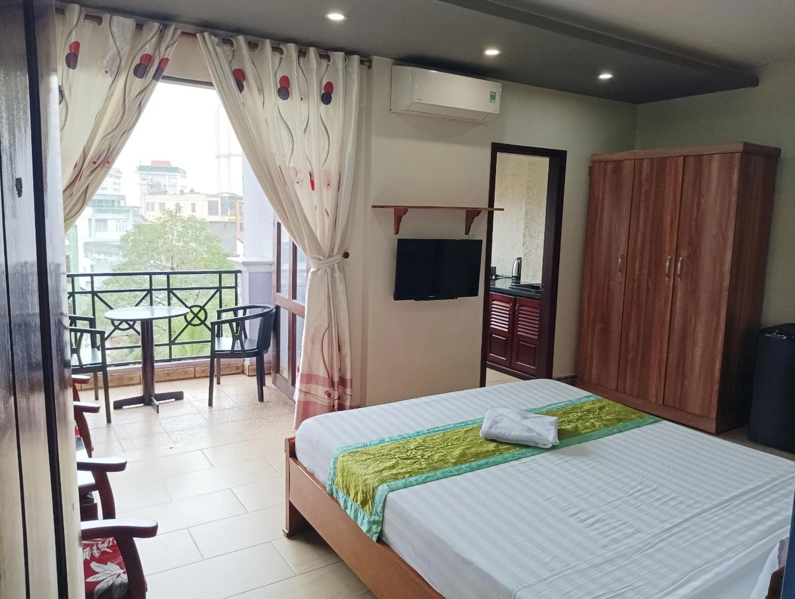 Bed in Sunny B Hotel