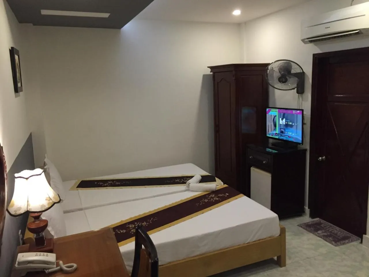 TV and multimedia, Bed in Sunny B Hotel