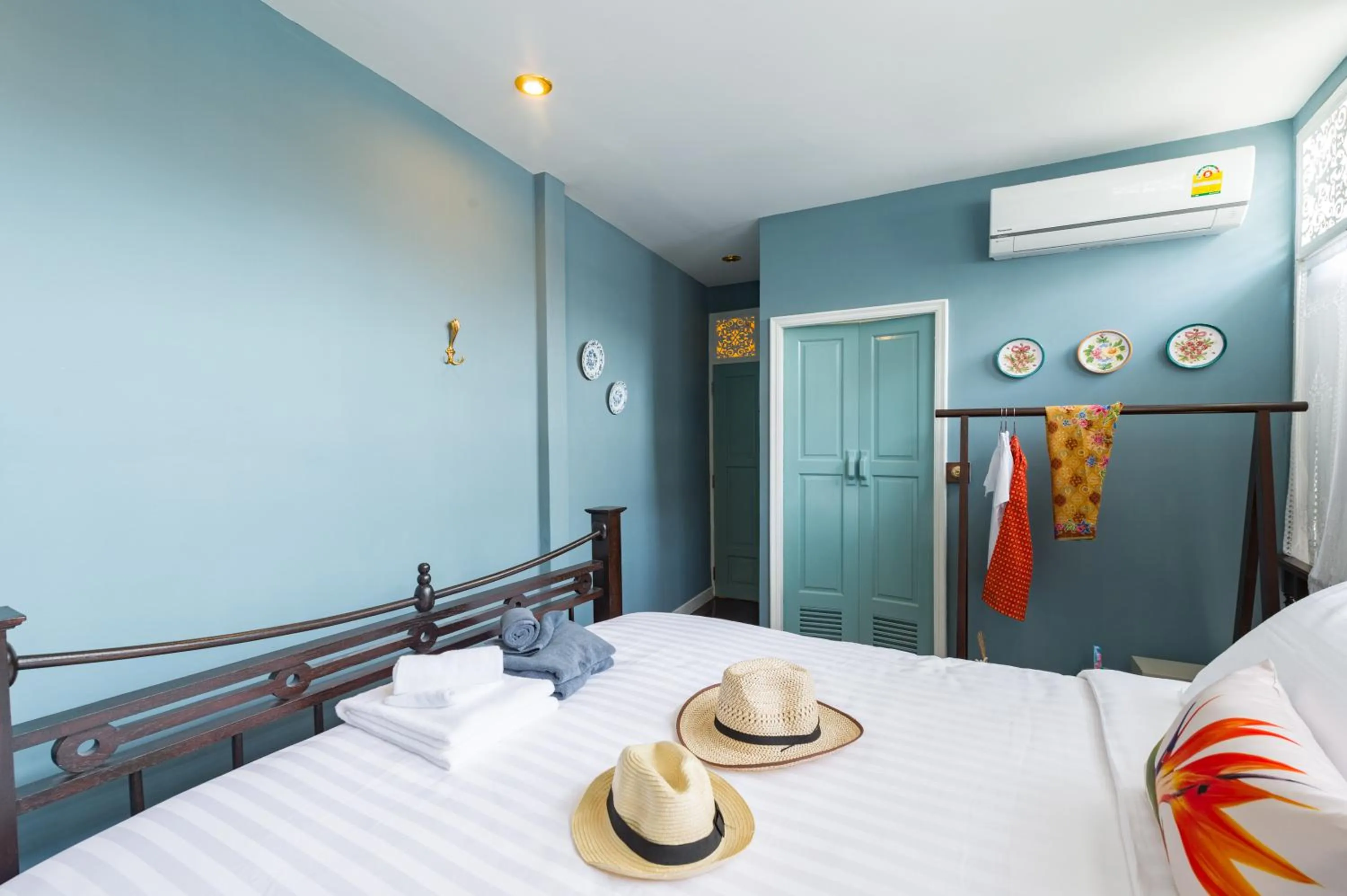 Photo of the whole room, Bed in The Unforgotten B&B