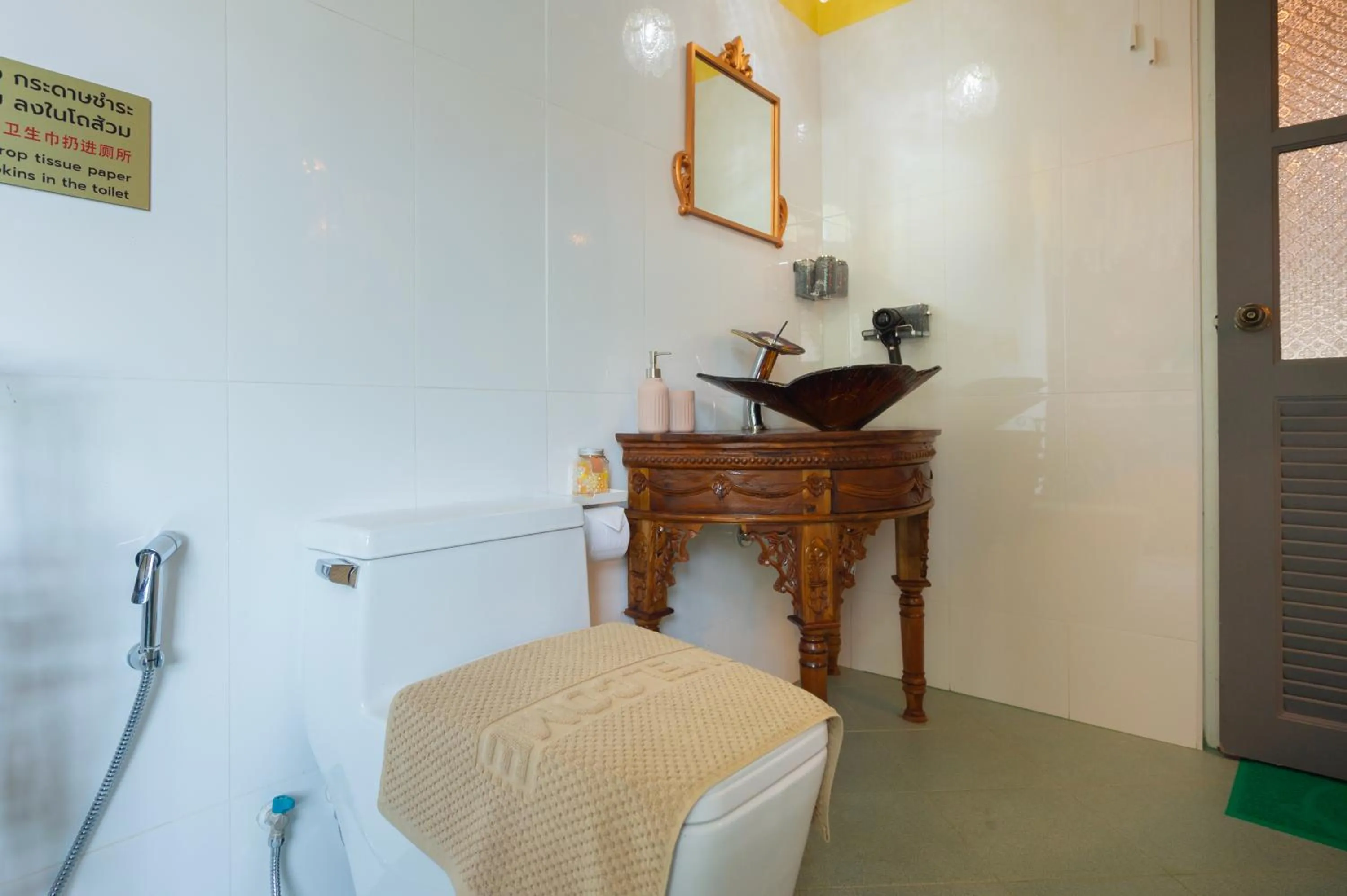 Photo of the whole room, Bed in The Unforgotten B&B