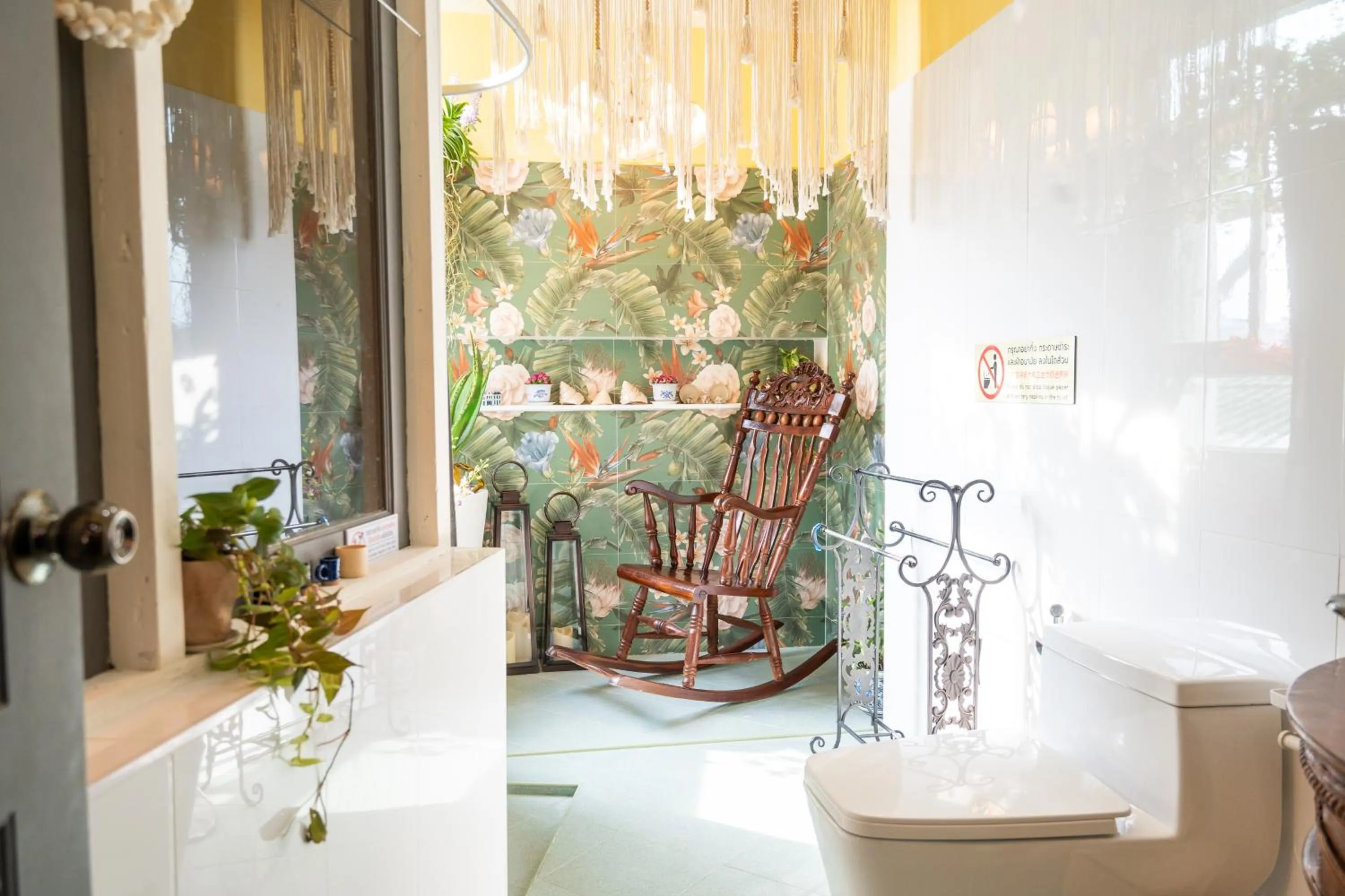 Toilet in The Unforgotten B&B