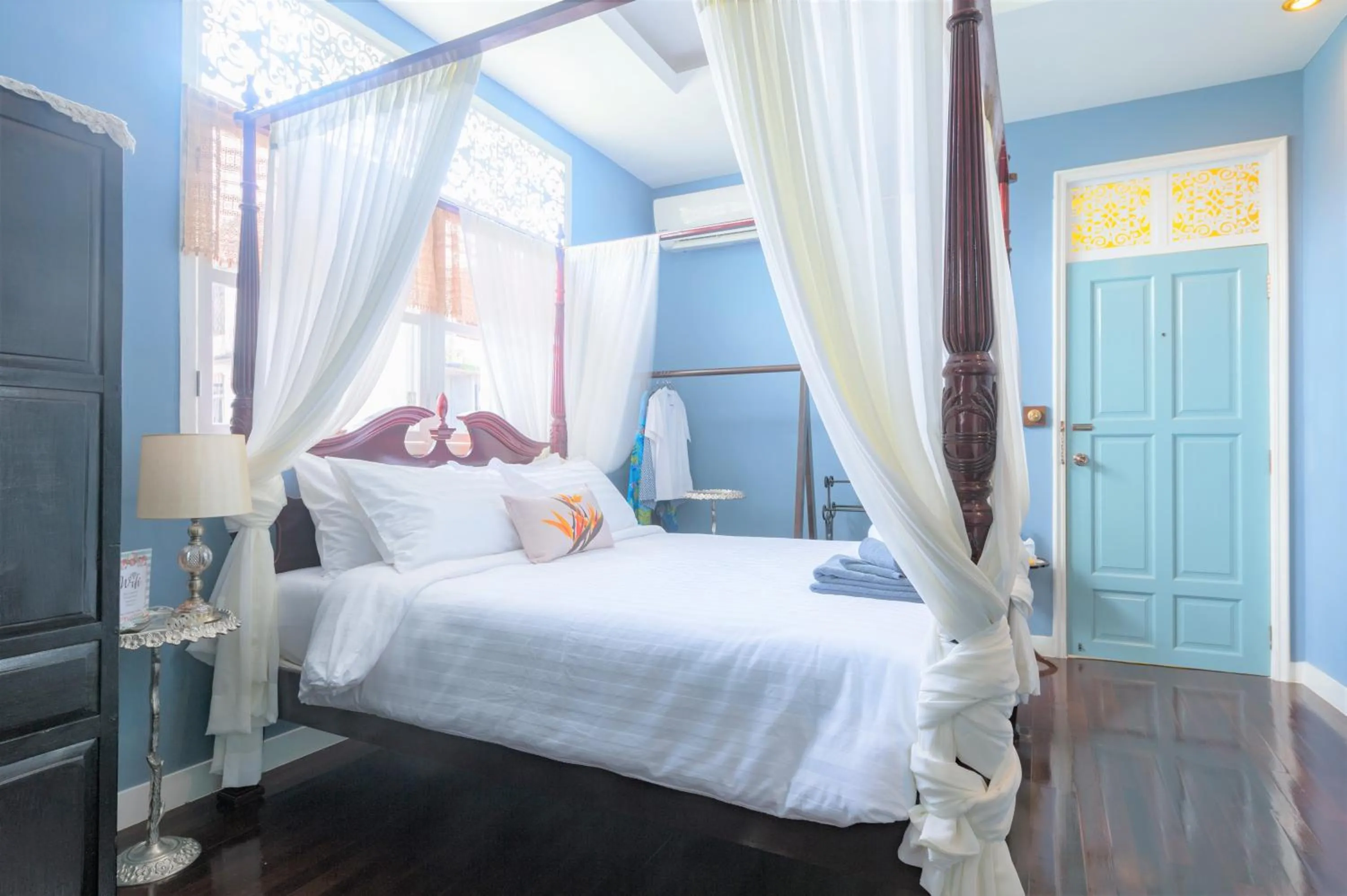 Photo of the whole room, Bed in The Unforgotten B&B