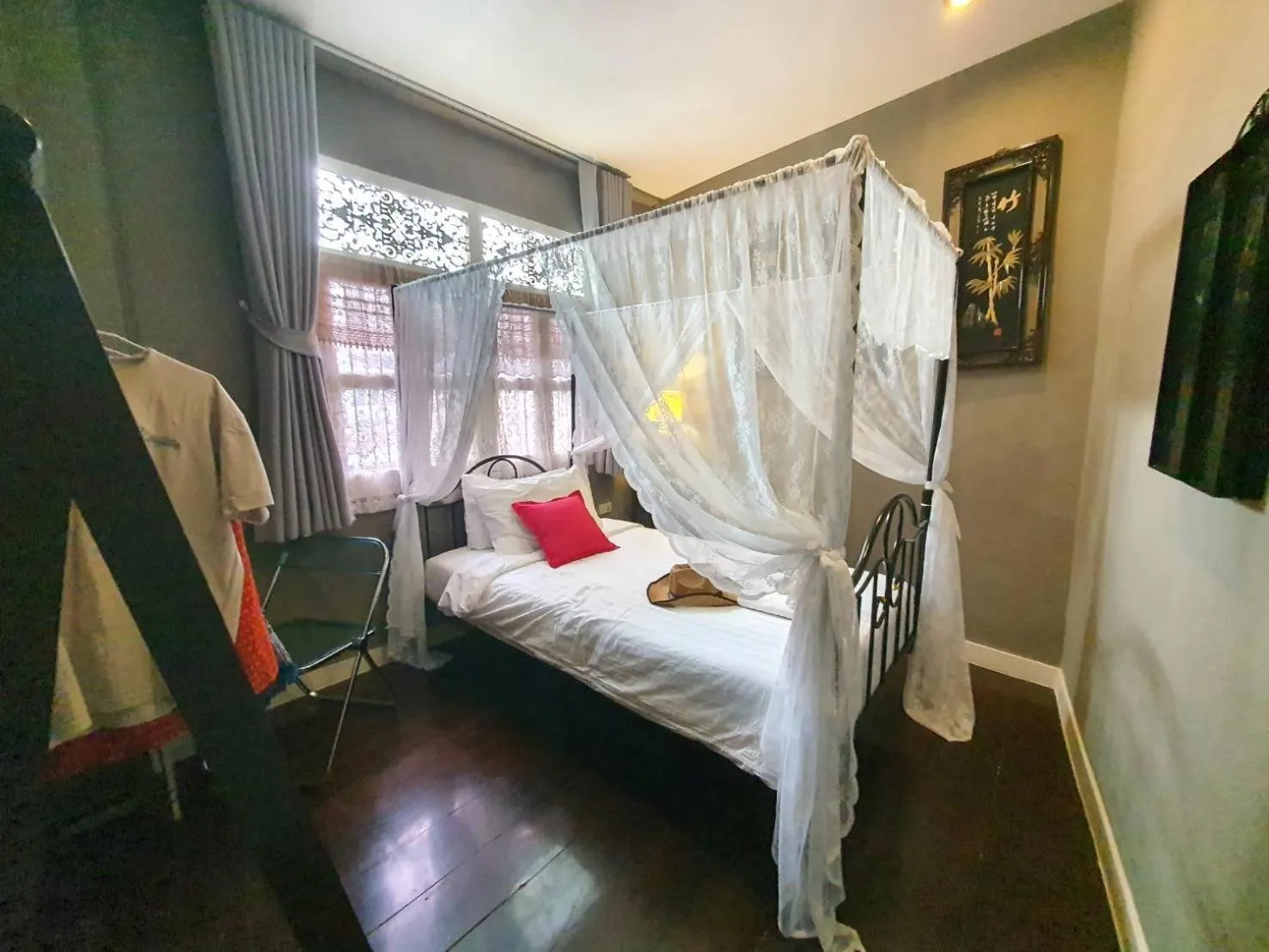 Bedroom, Bed in The Unforgotten B&B