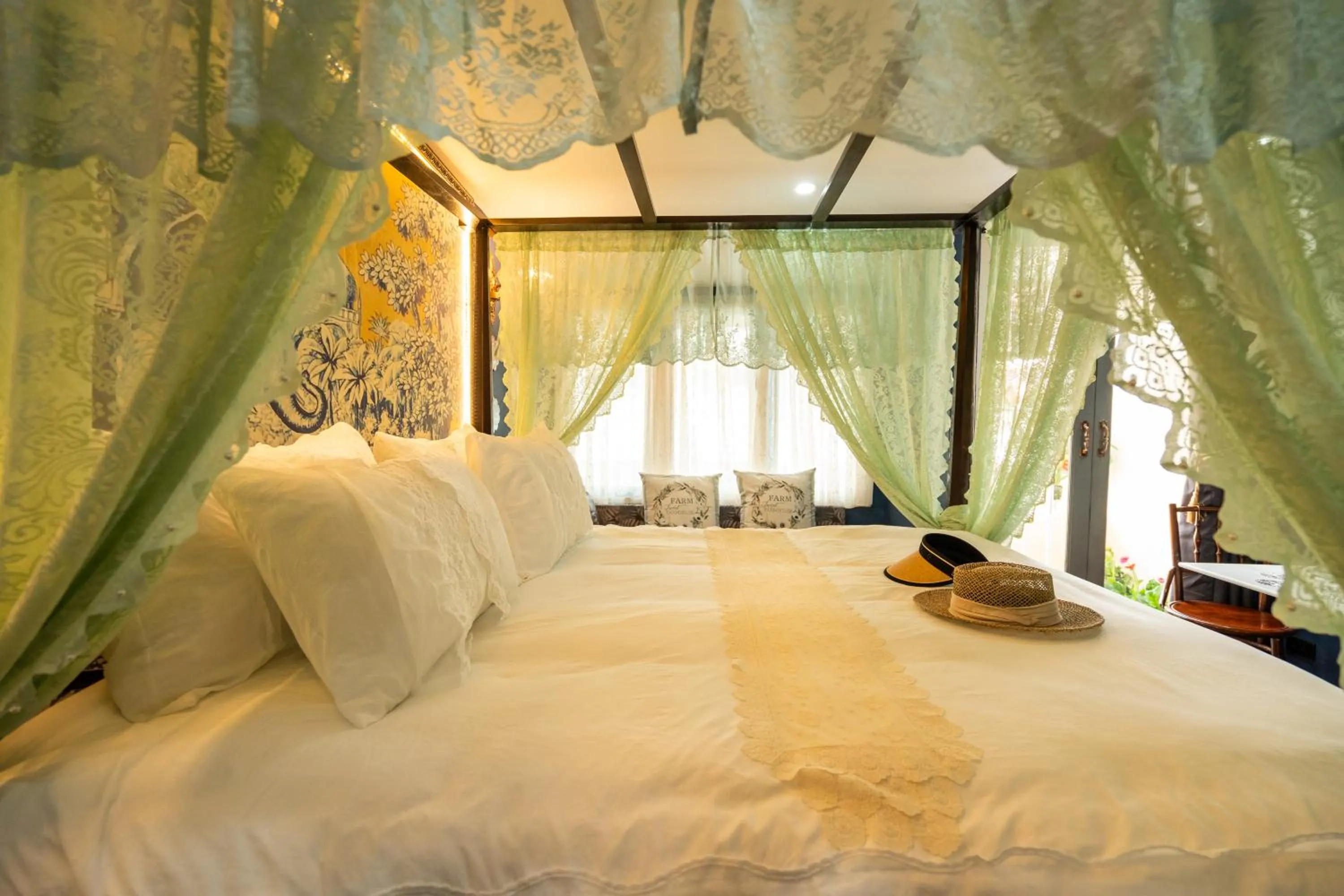 Bedroom, Bed in The Unforgotten B&B