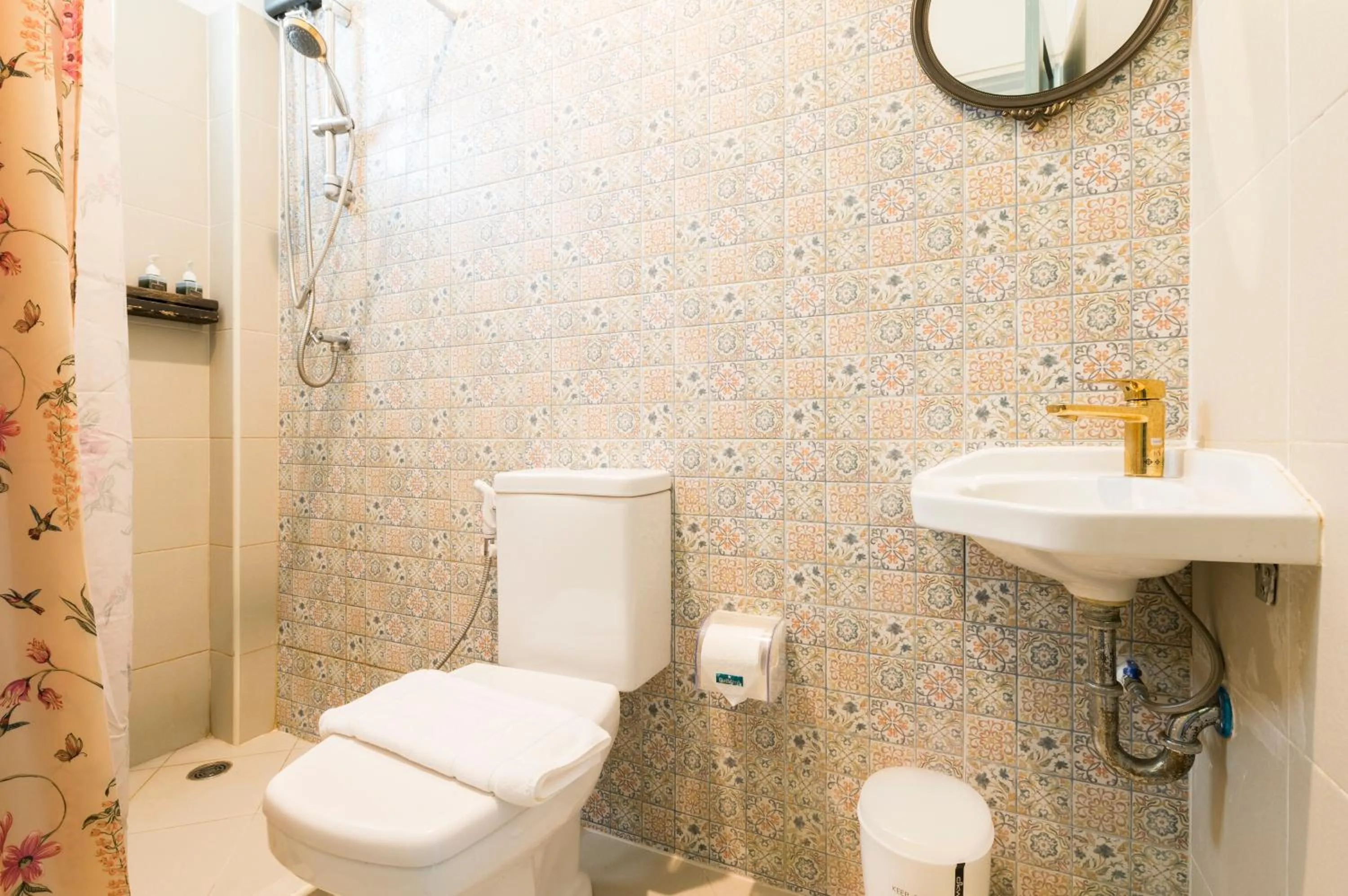 Toilet in The Unforgotten B&B