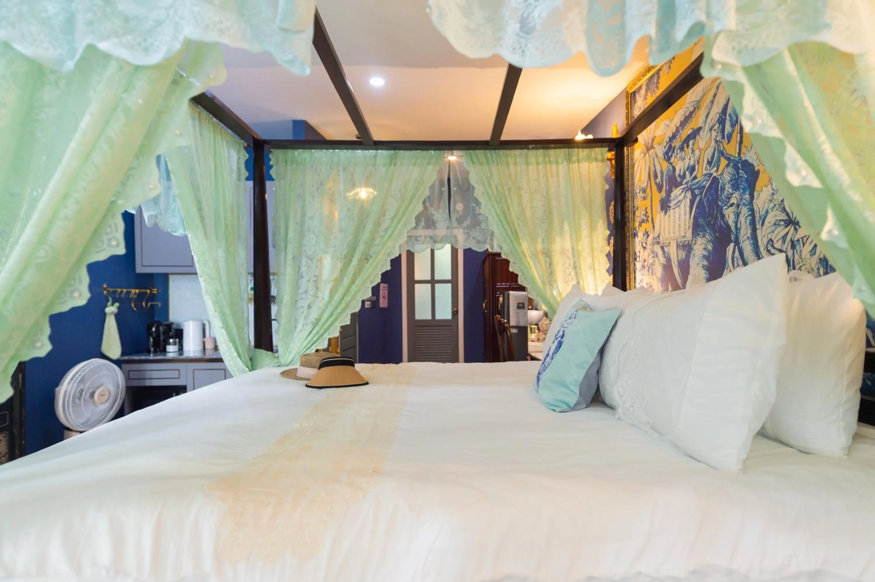 Bedroom, Bed in The Unforgotten B&B