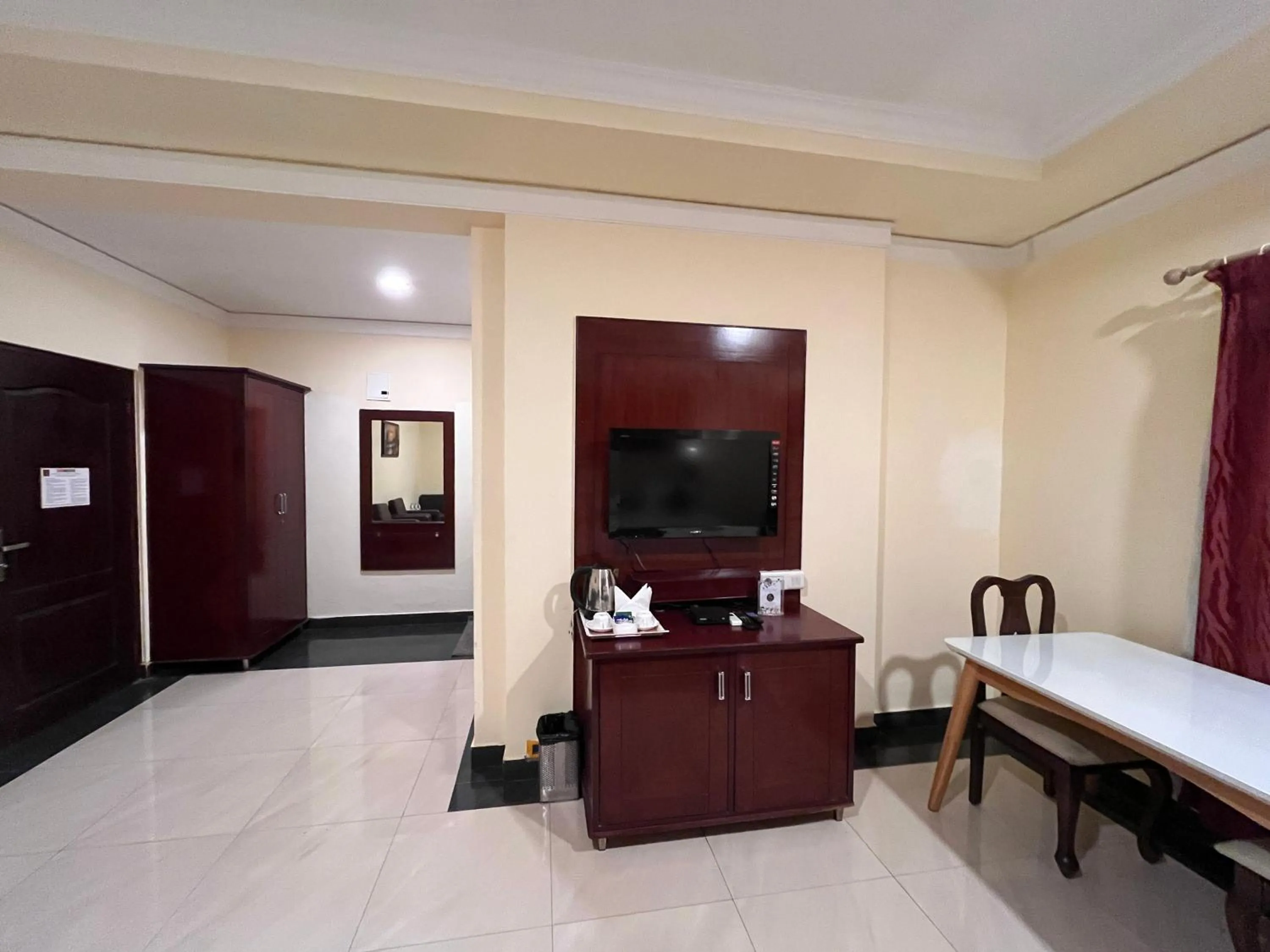 TV and multimedia in Ananya Comfortss