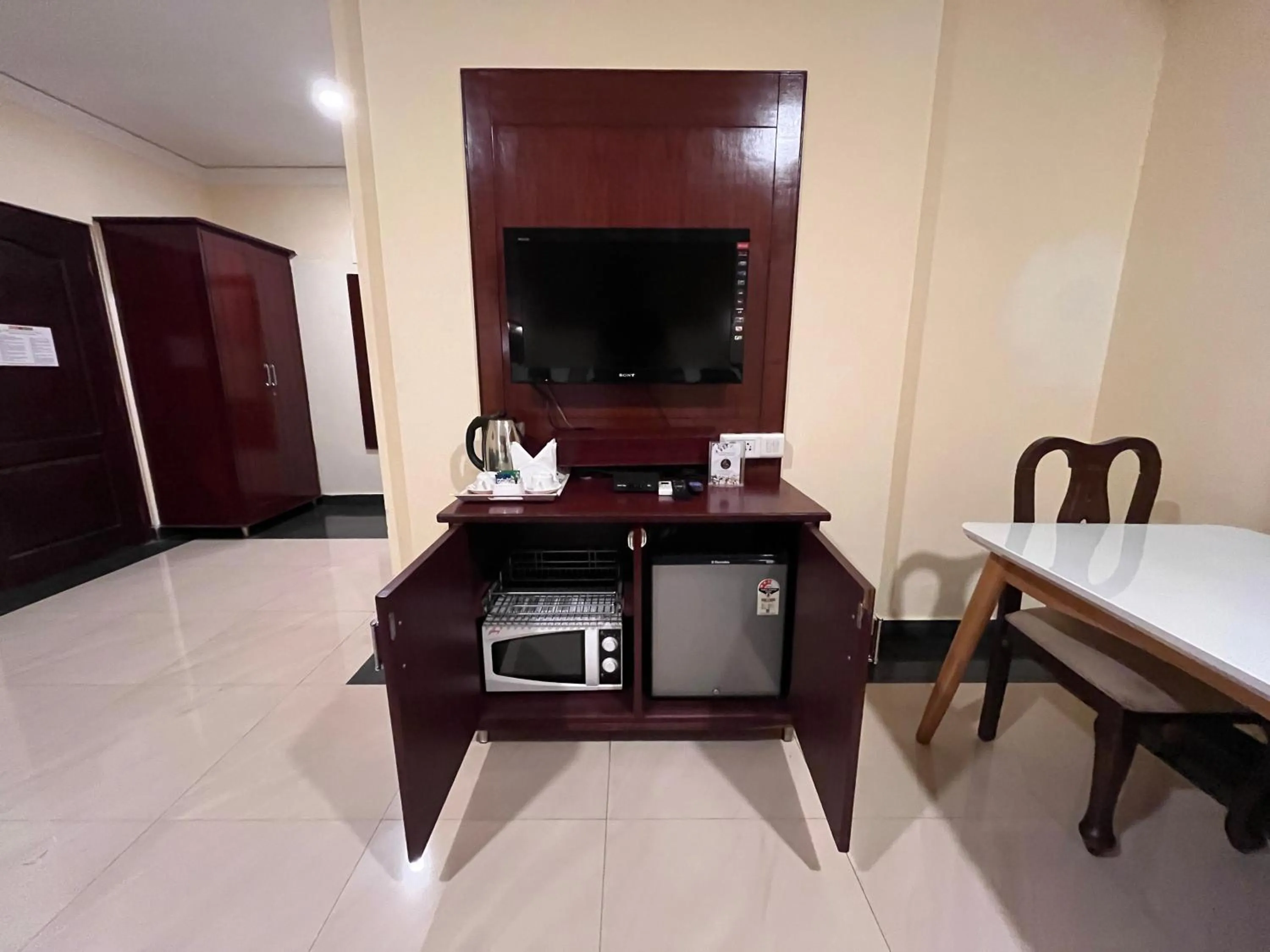 TV and multimedia in Ananya Comfortss