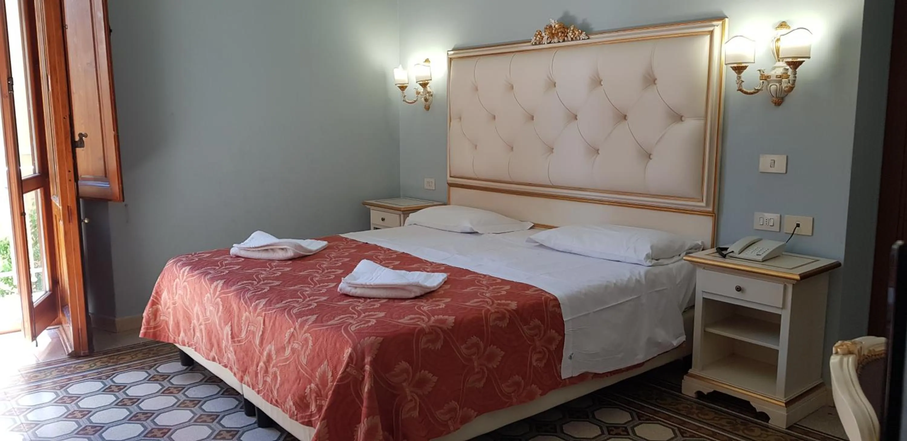 Photo of the whole room, Bed in Hotel Desirèe