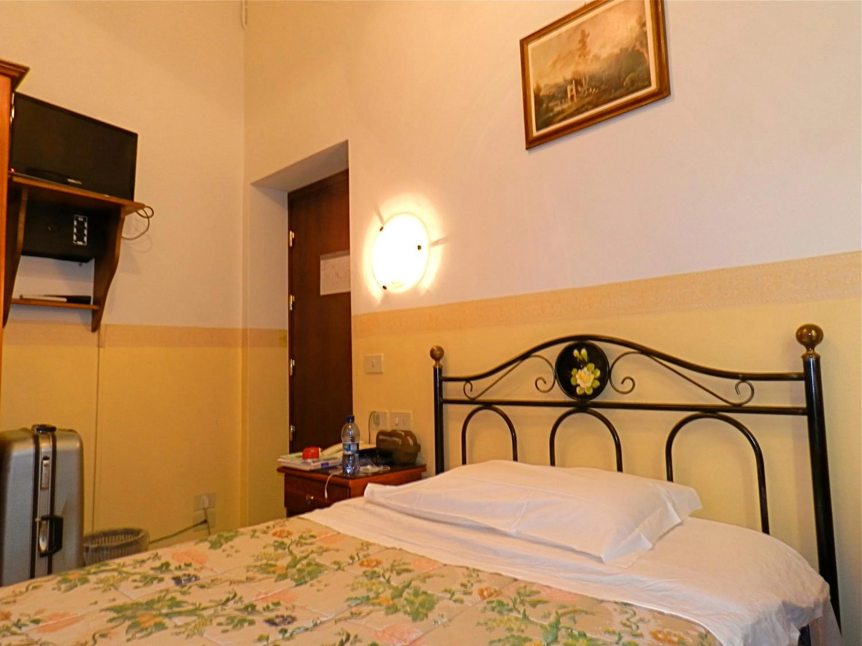 Bed in Hotel Desirèe