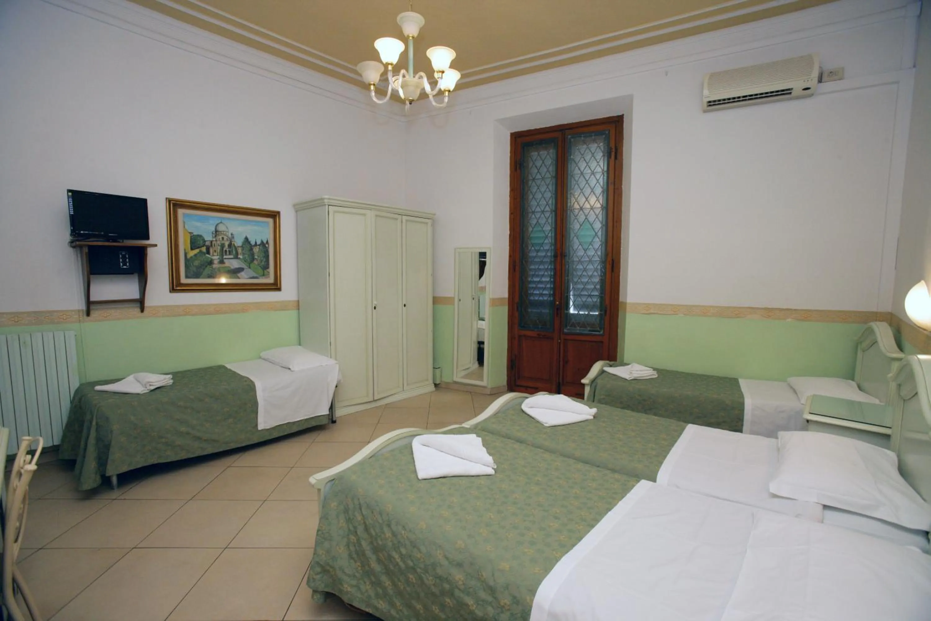 Photo of the whole room, Bed in Hotel Desirèe