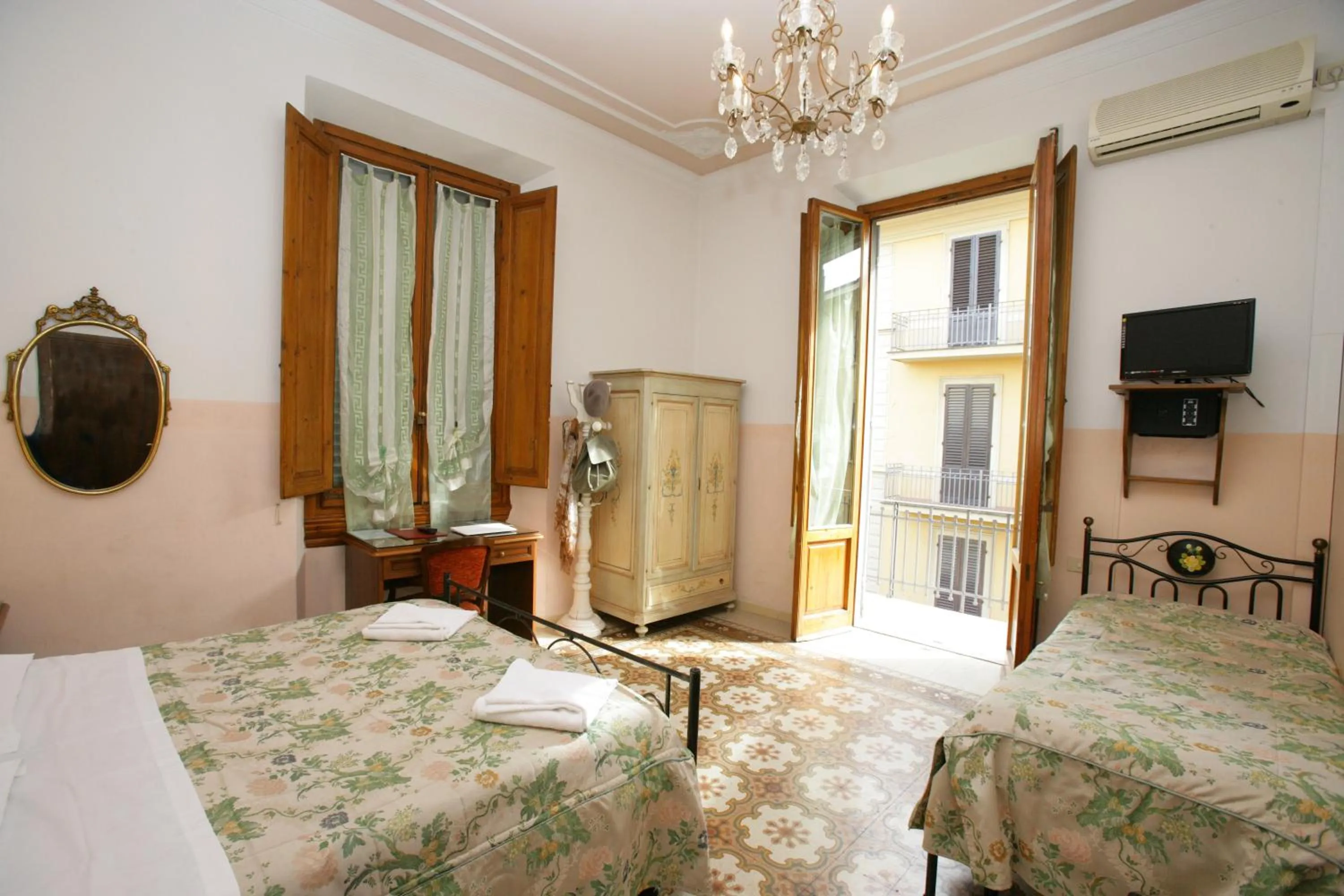 Photo of the whole room, Bed in Hotel Desirèe