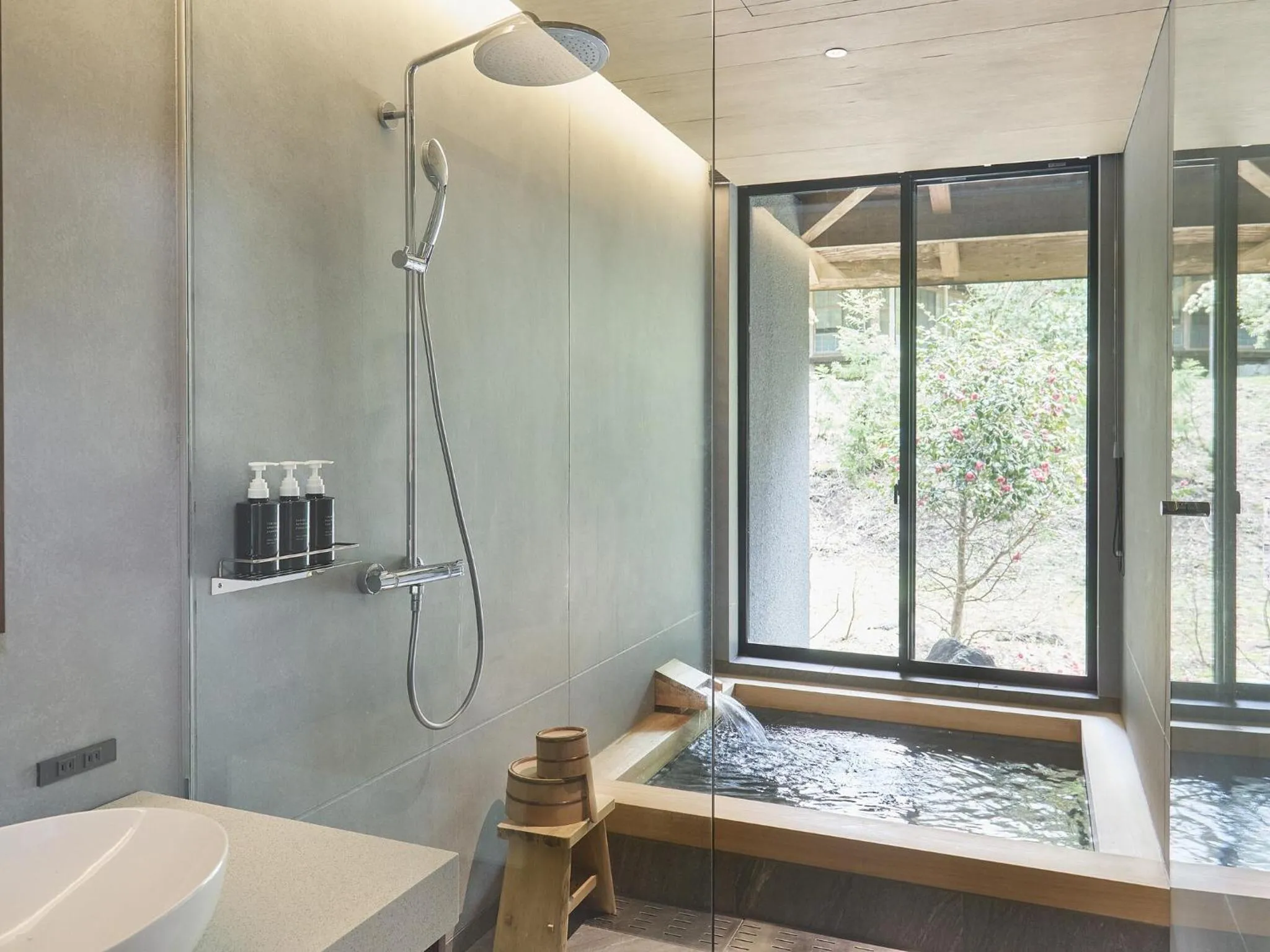 Hot Spring Bath in Hakone Retreat villa 1f